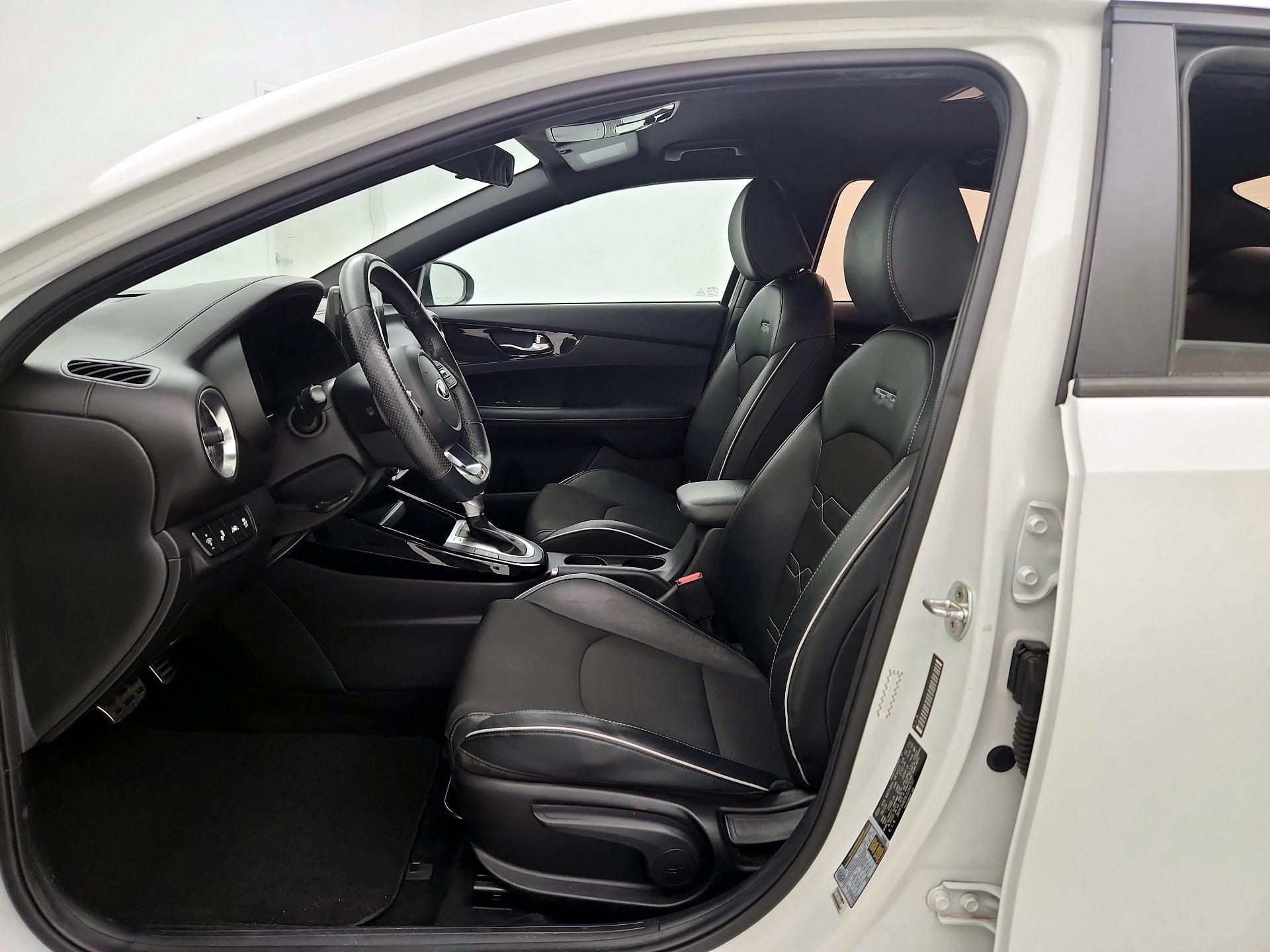 Thumbnail: 2020 Kia Forte - 11