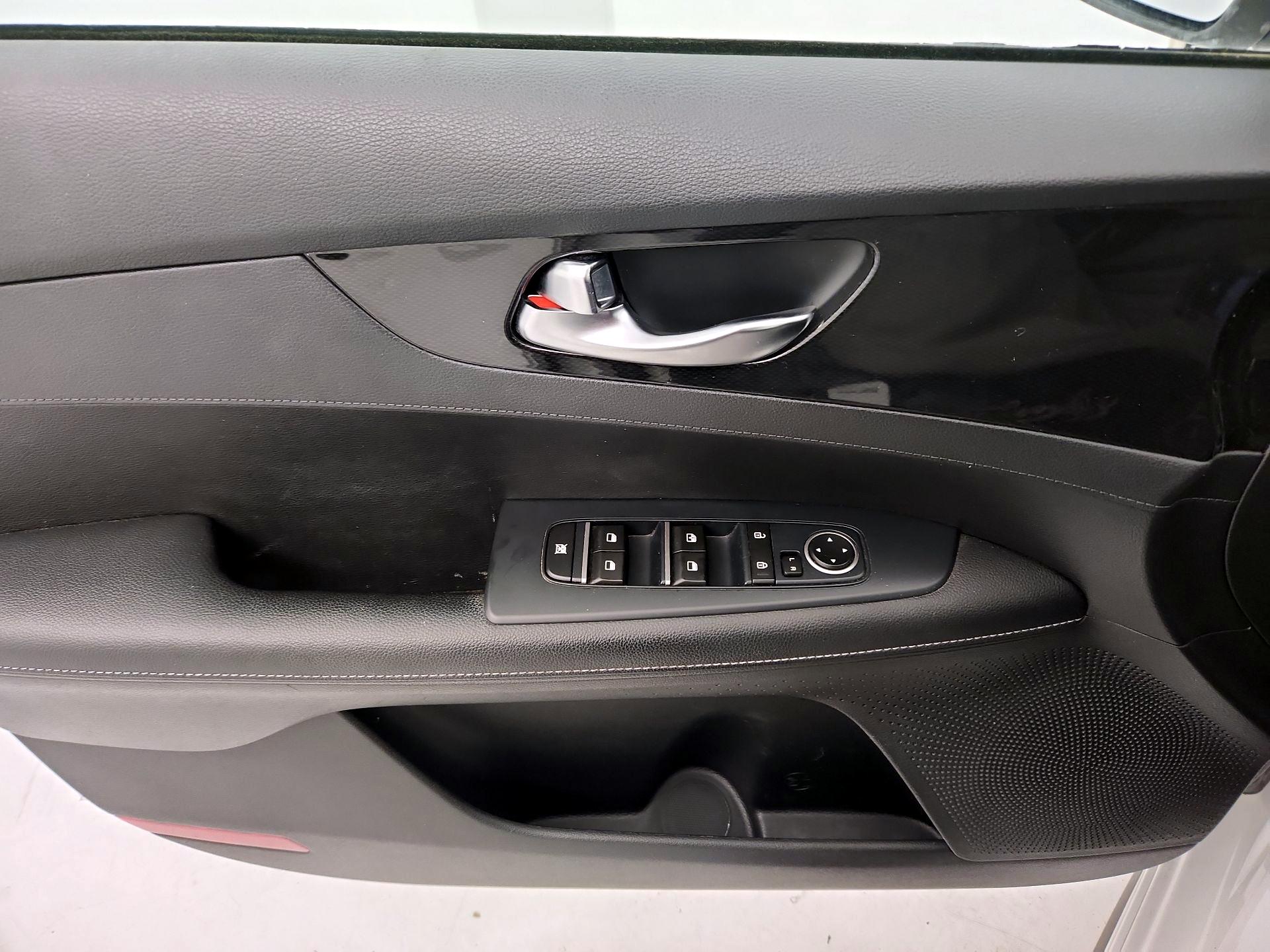 Thumbnail: 2020 Kia Forte - 12