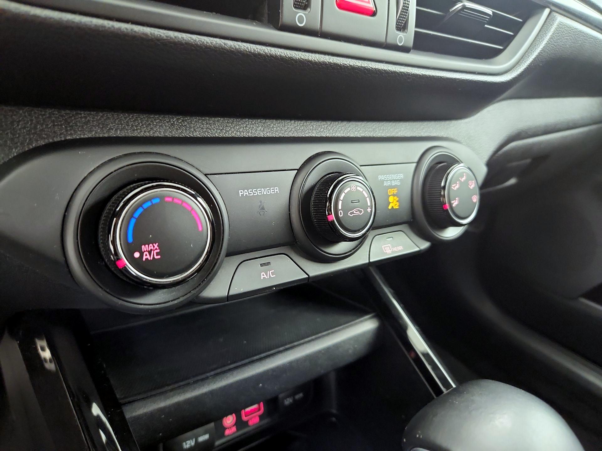 Thumbnail: 2020 Kia Forte - 16