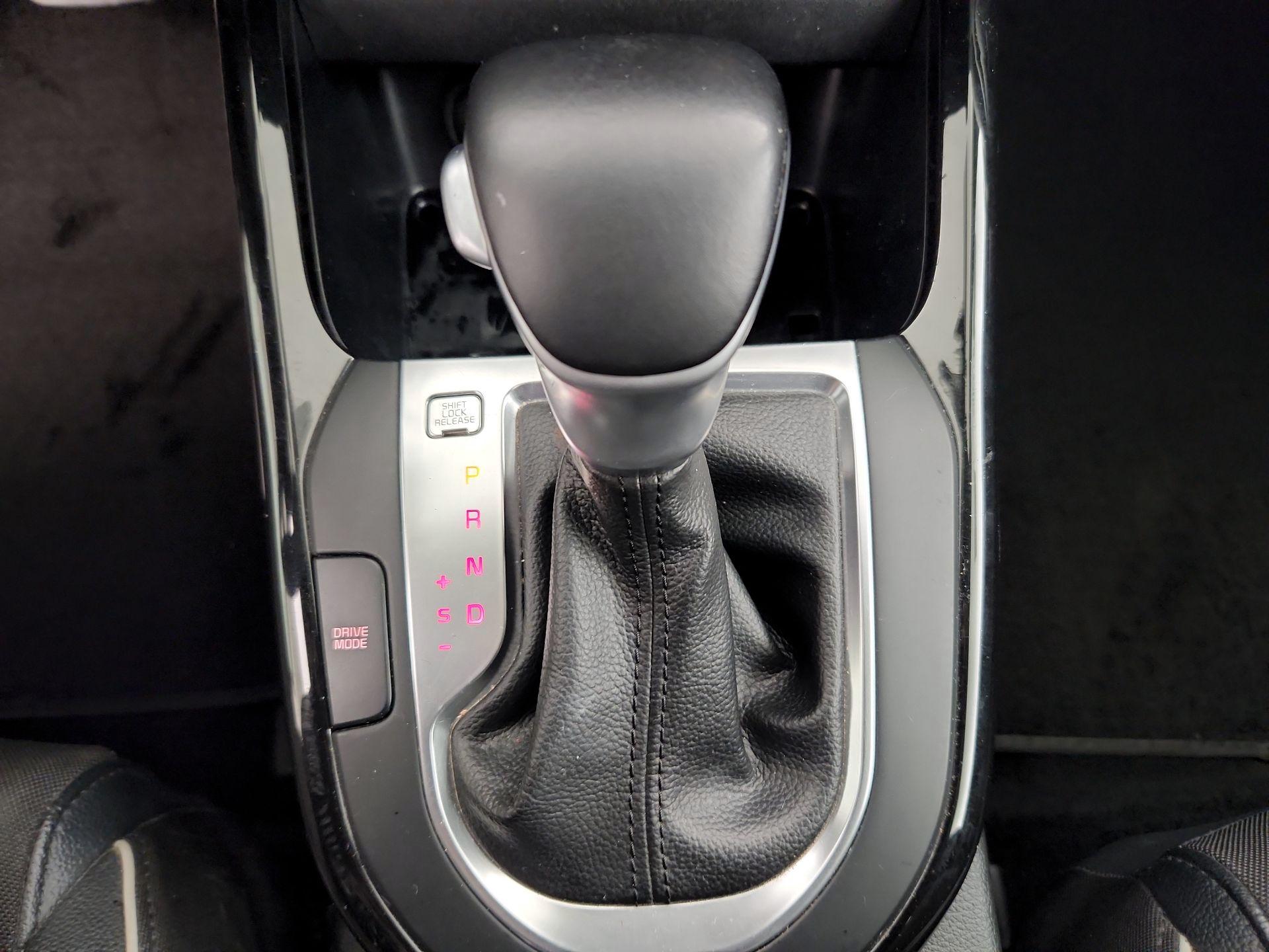 Thumbnail: 2020 Kia Forte - 17