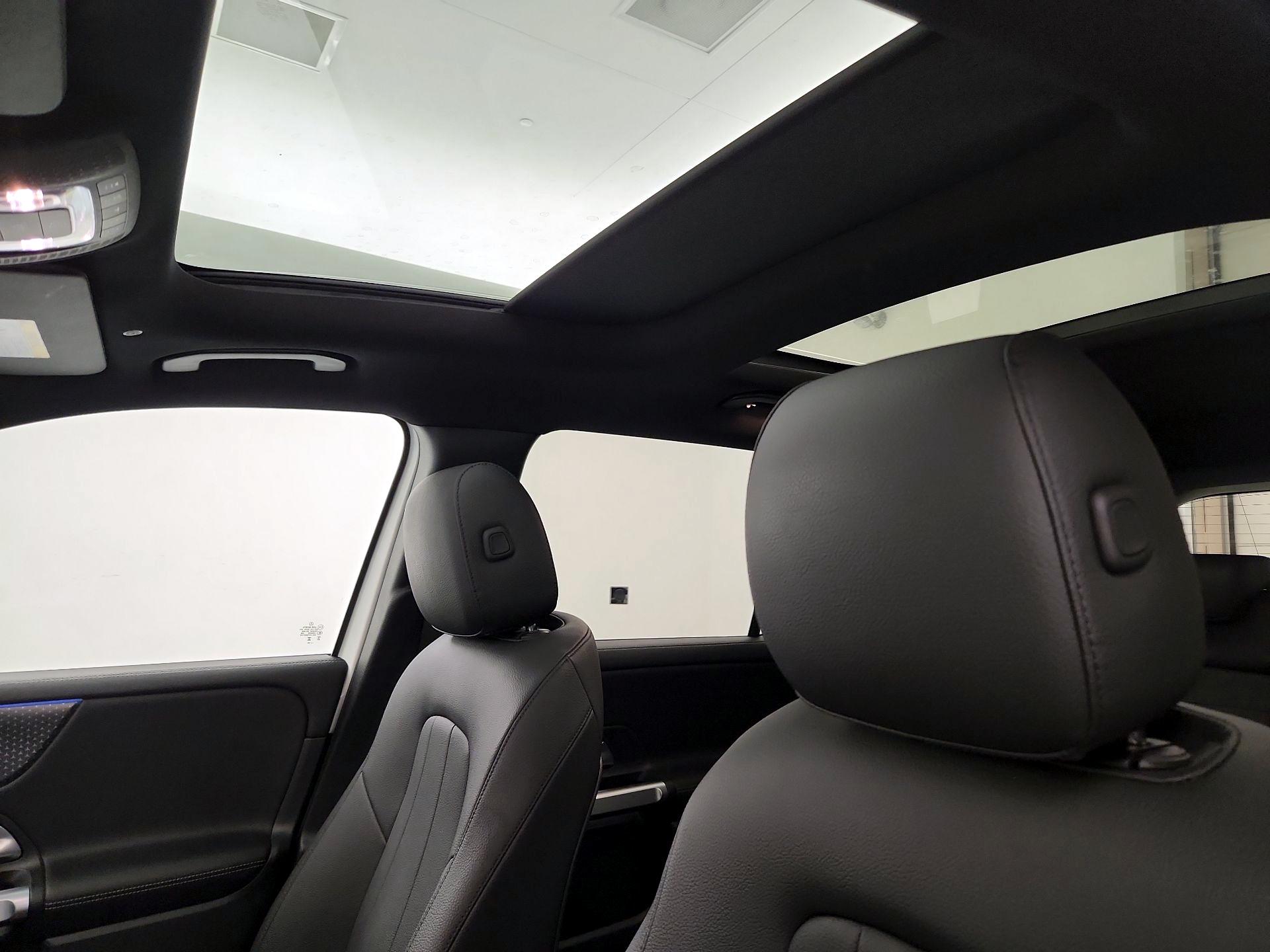 Thumbnail: 2025 Mercedes-Benz GLB - 19