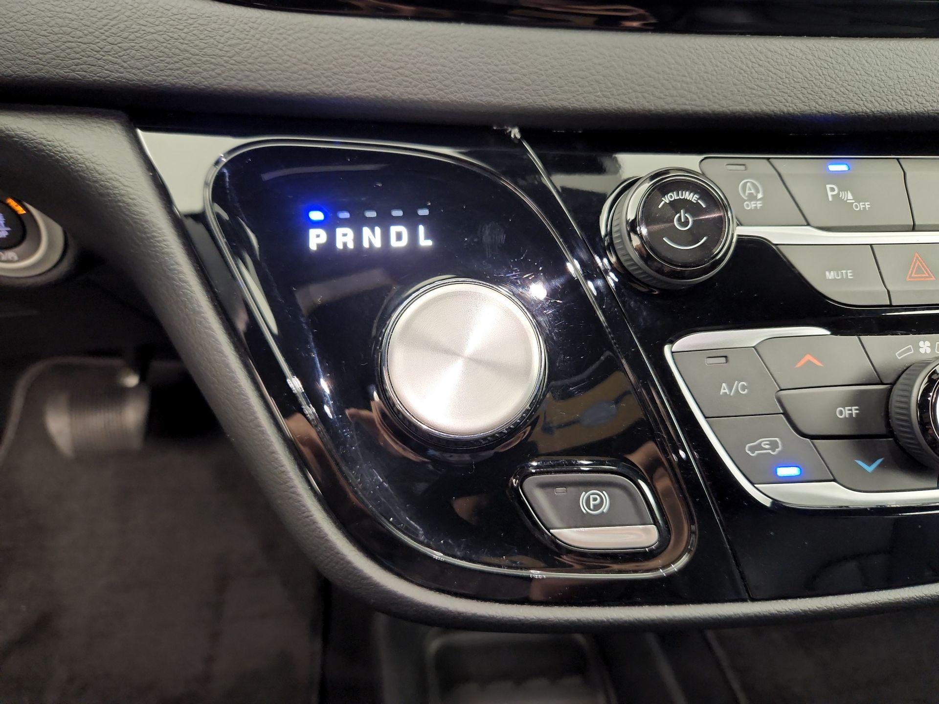 Thumbnail: 2025 Chrysler Pacifica - 17