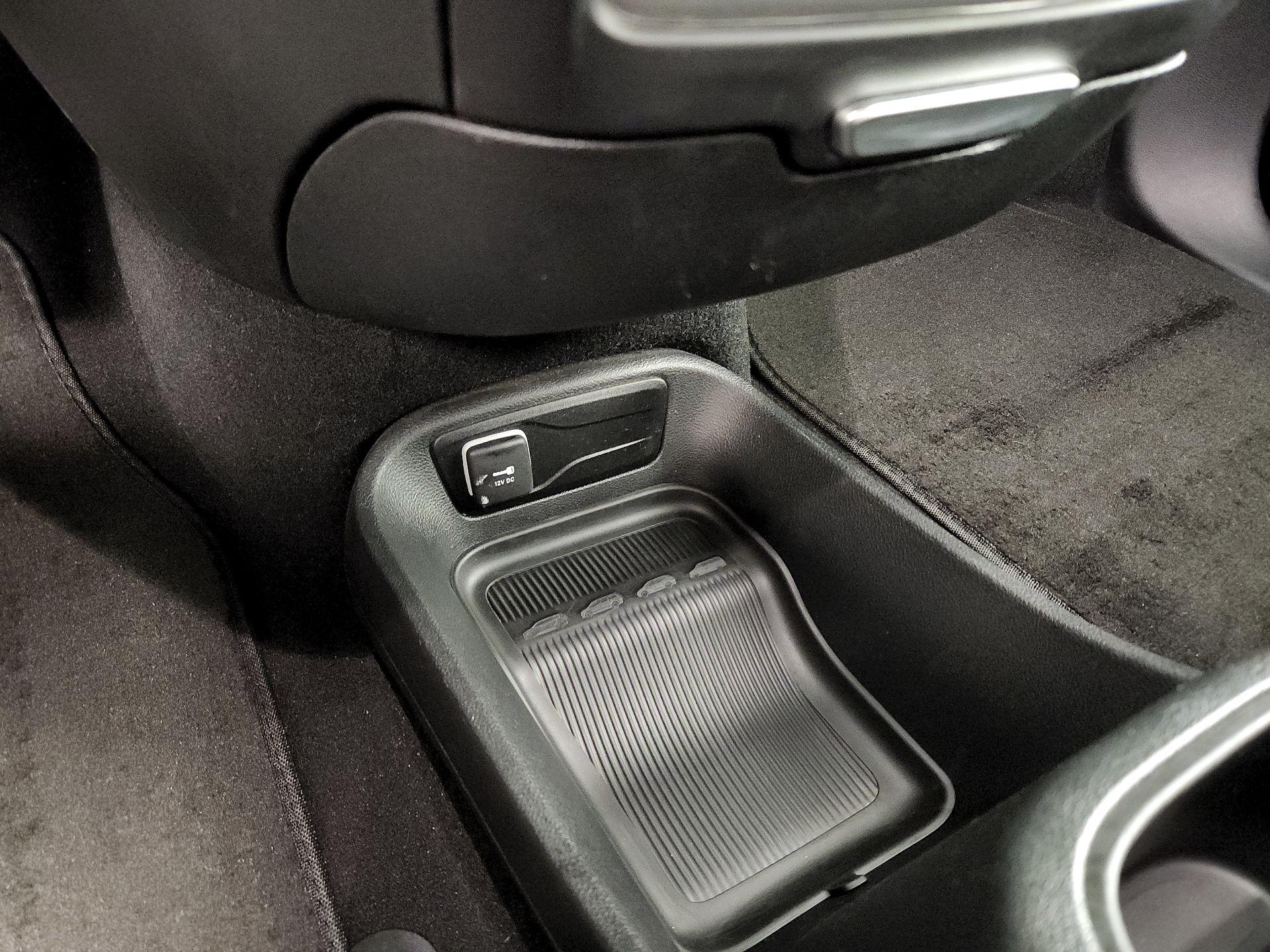 Thumbnail: 2025 Chrysler Pacifica - 18