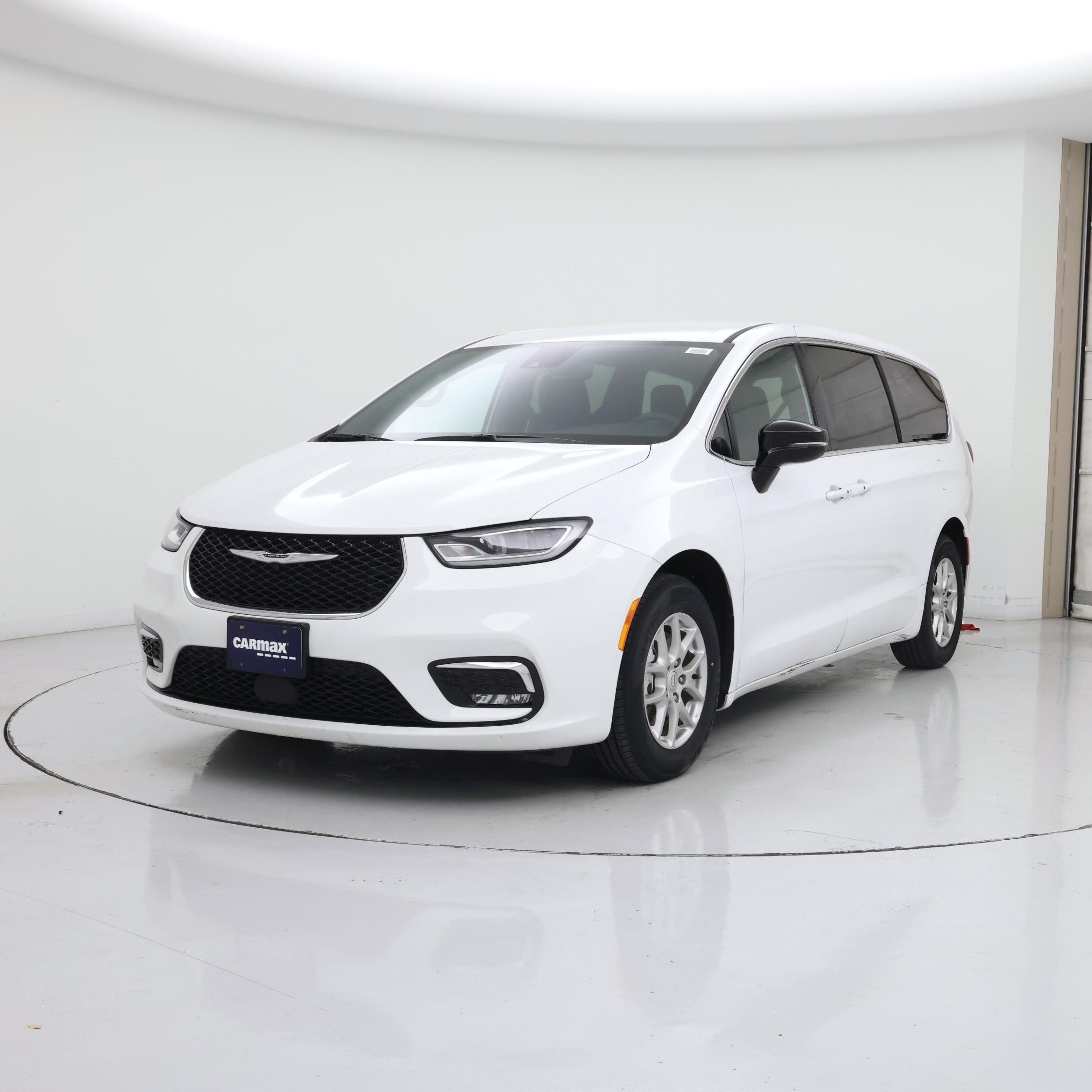 Thumbnail: 2025 Chrysler Pacifica - 4