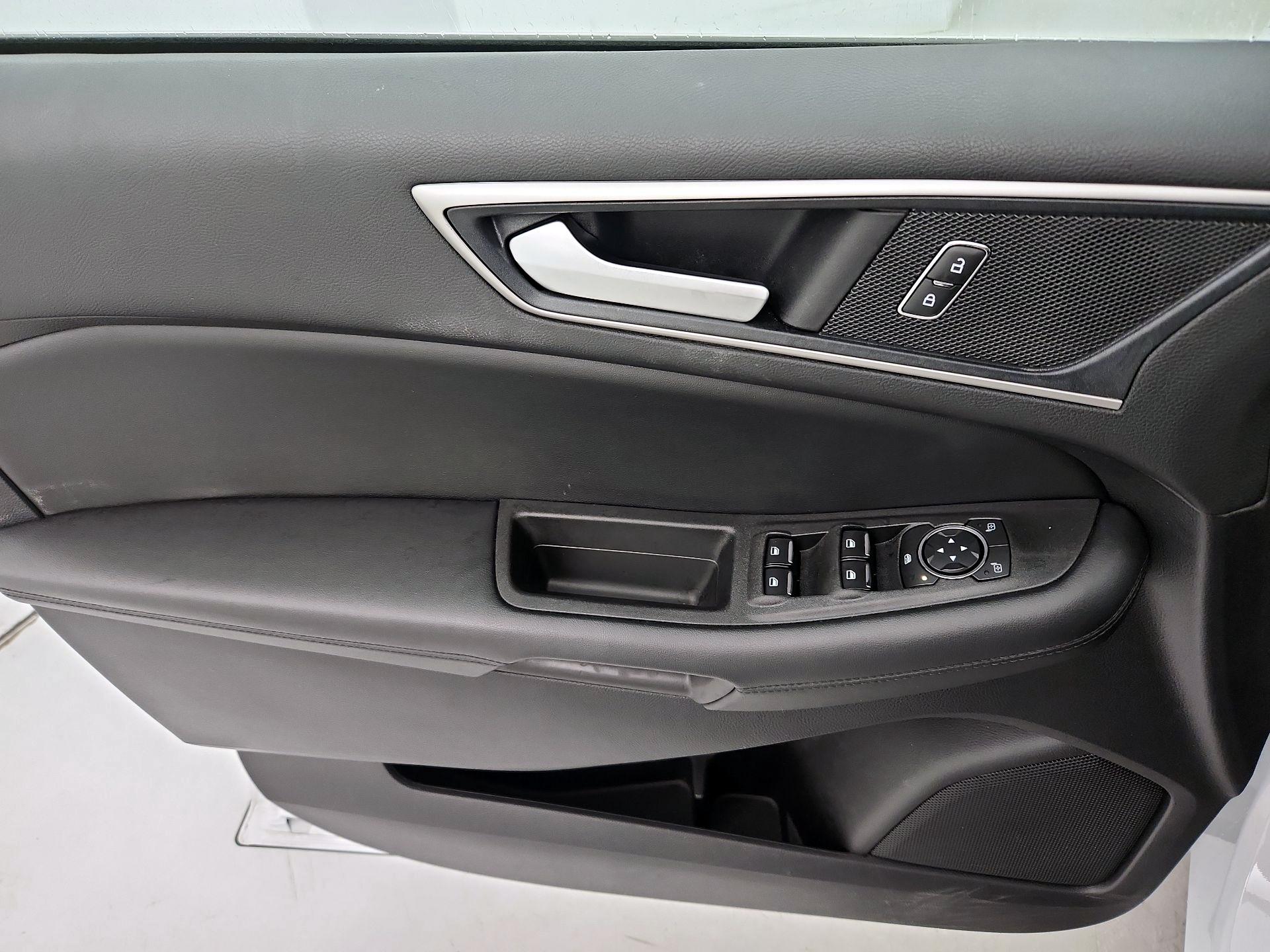 Thumbnail: 2021 Ford Edge - 12