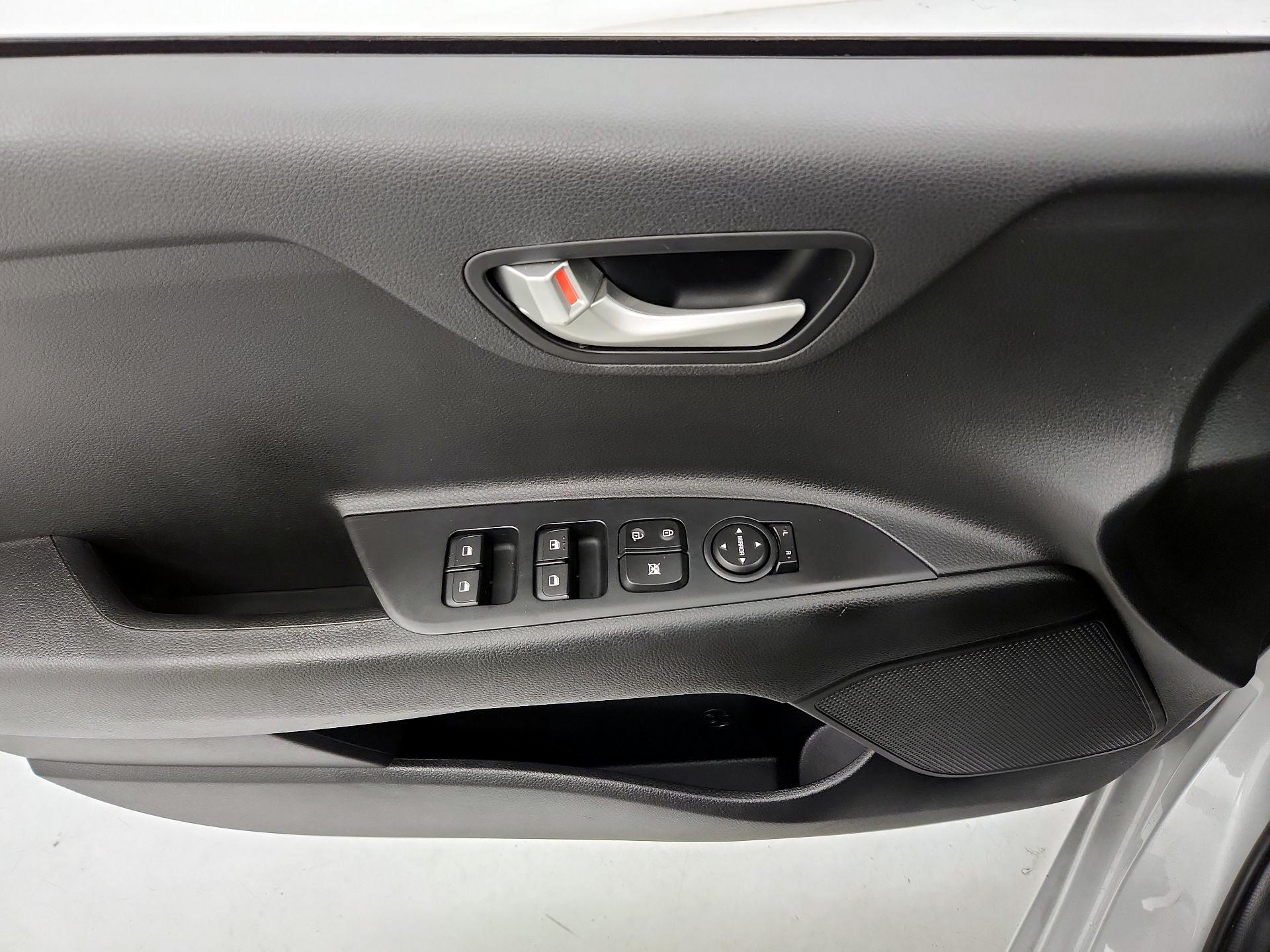 Thumbnail: 2021 Kia Rio5 - 12