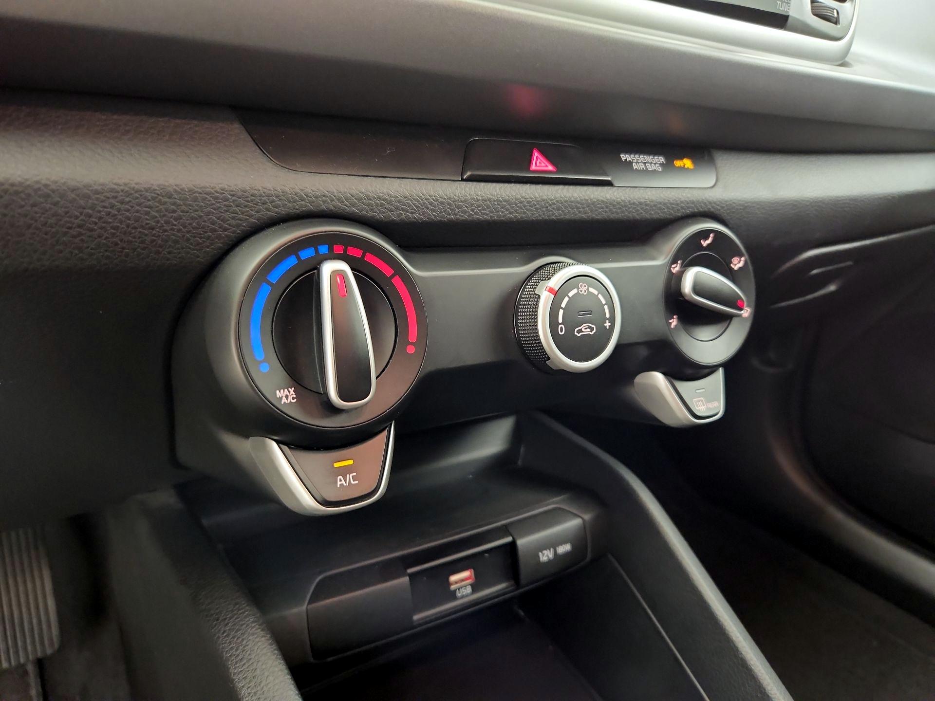 Thumbnail: 2021 Kia Rio5 - 16