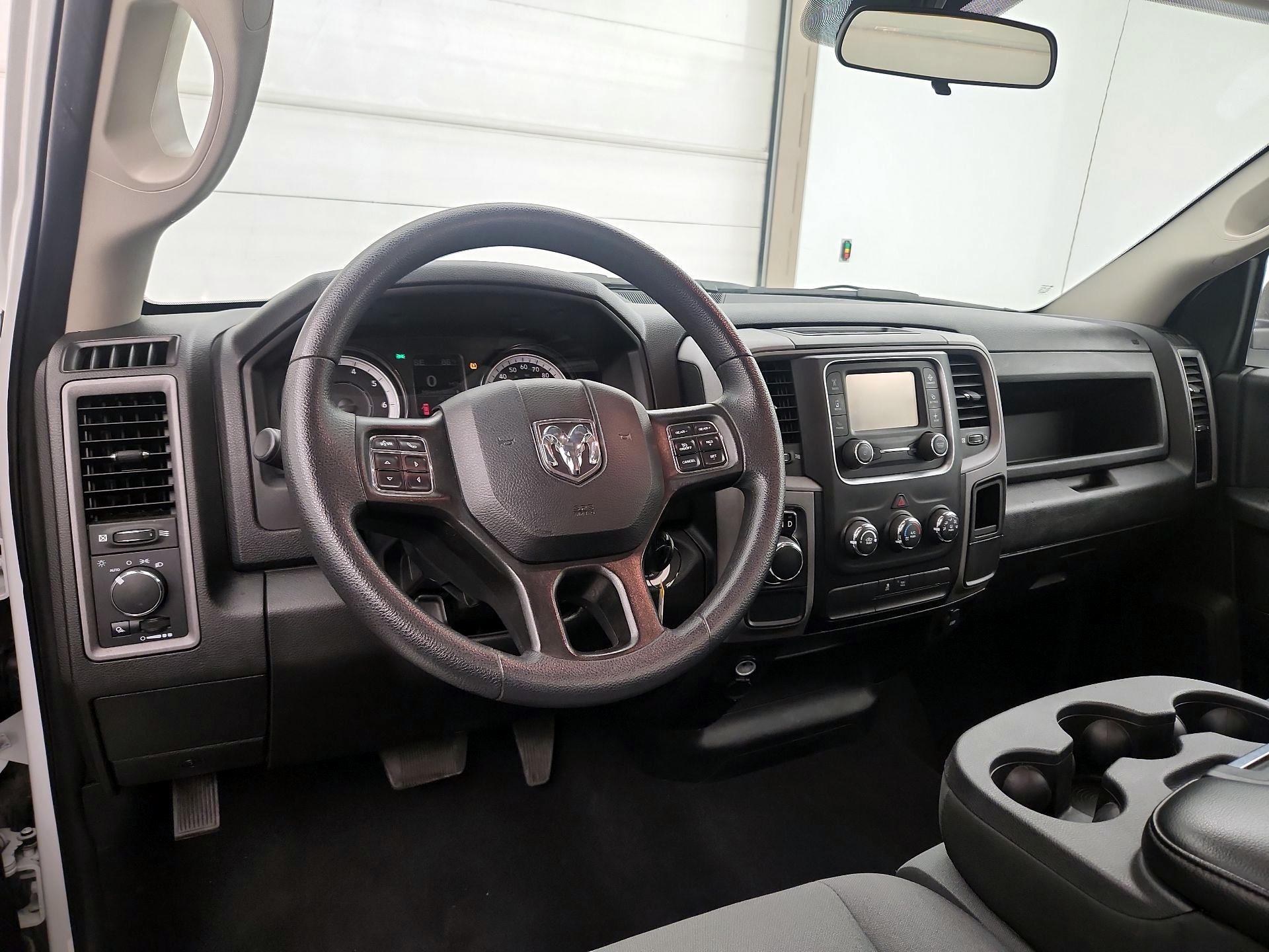 Thumbnail: 2021 RAM 1500 Classic - 9