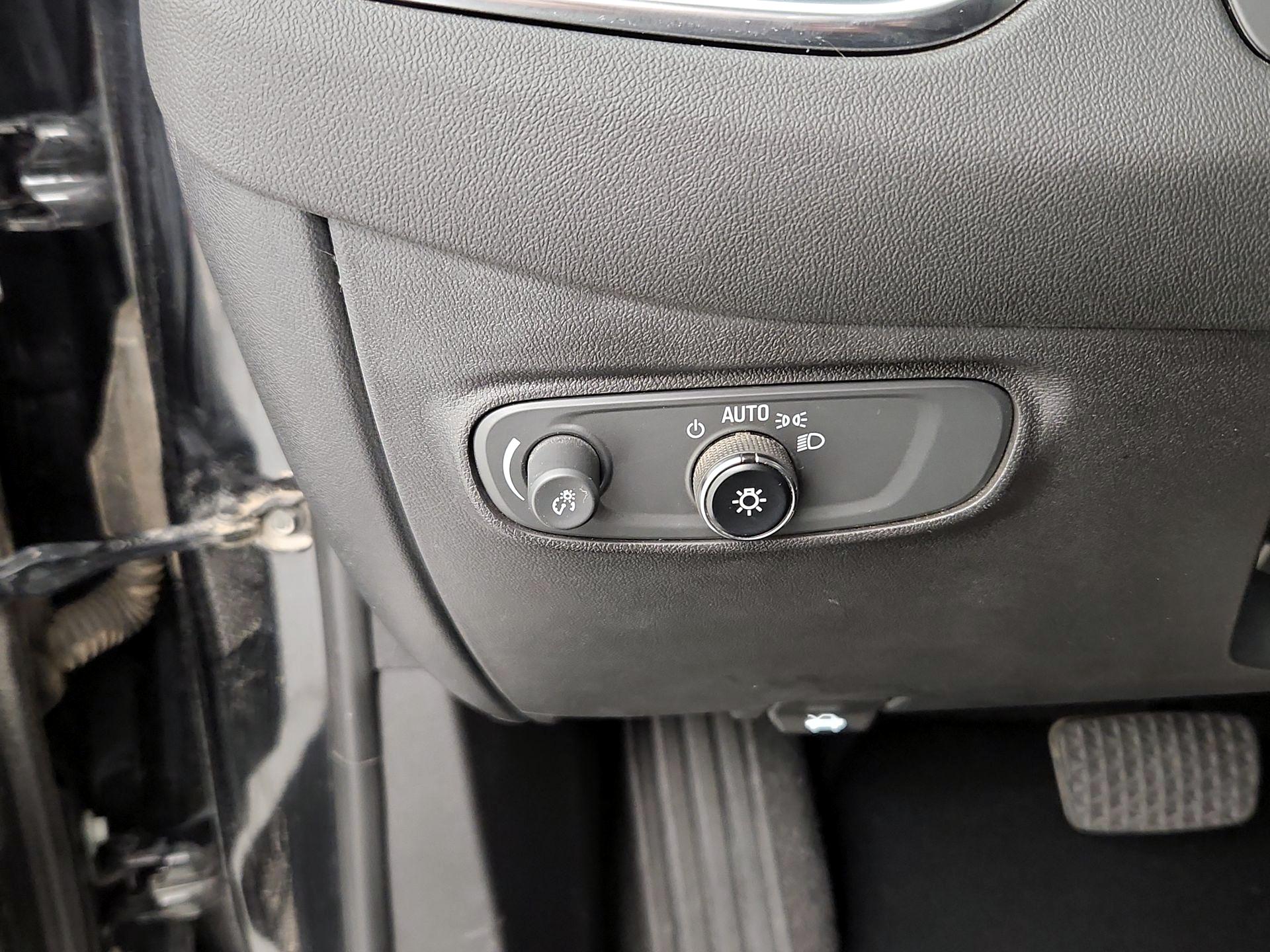 Thumbnail: 2022 Chevrolet Equinox - 13