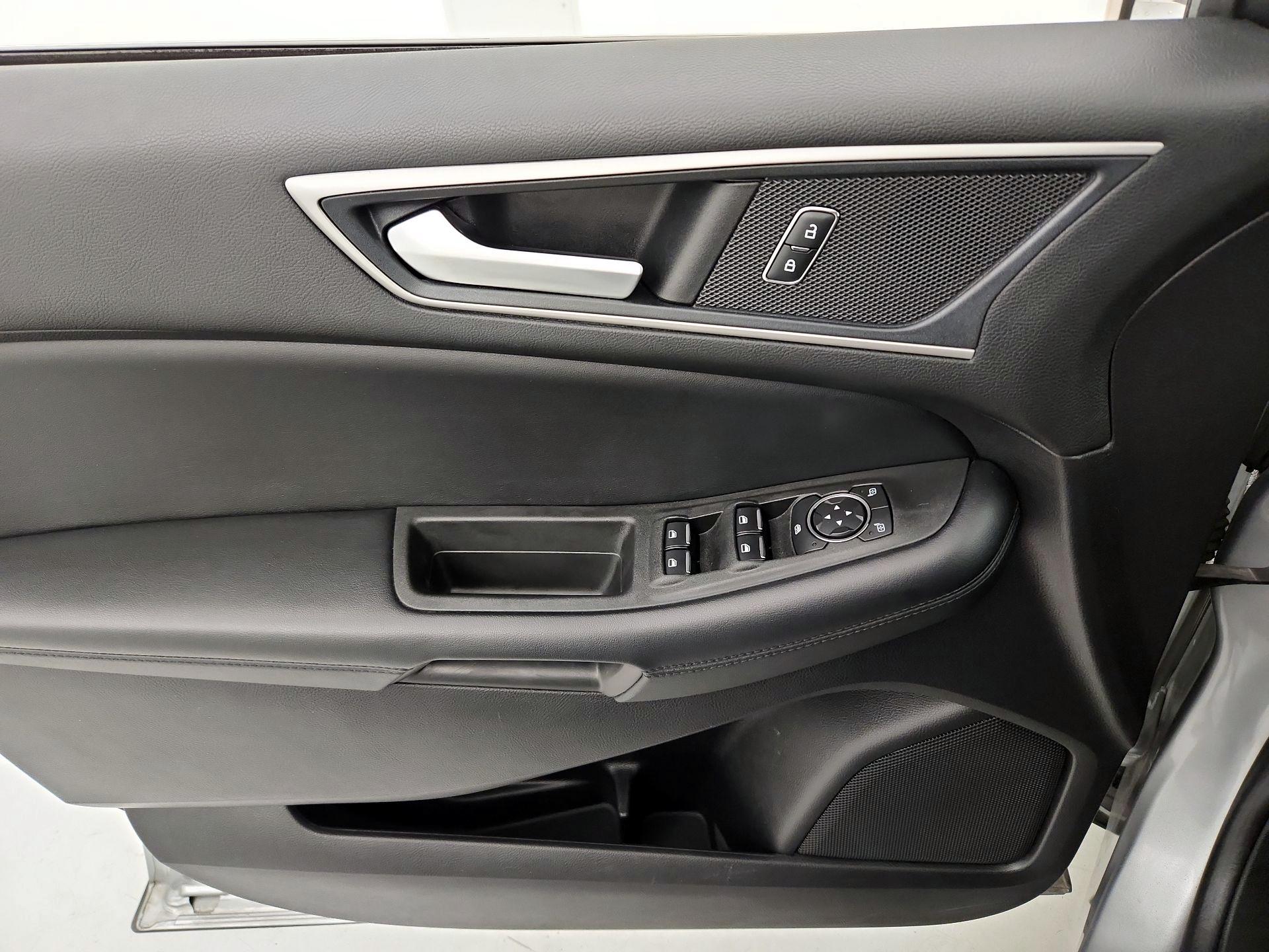 Thumbnail: 2021 Ford Edge - 12