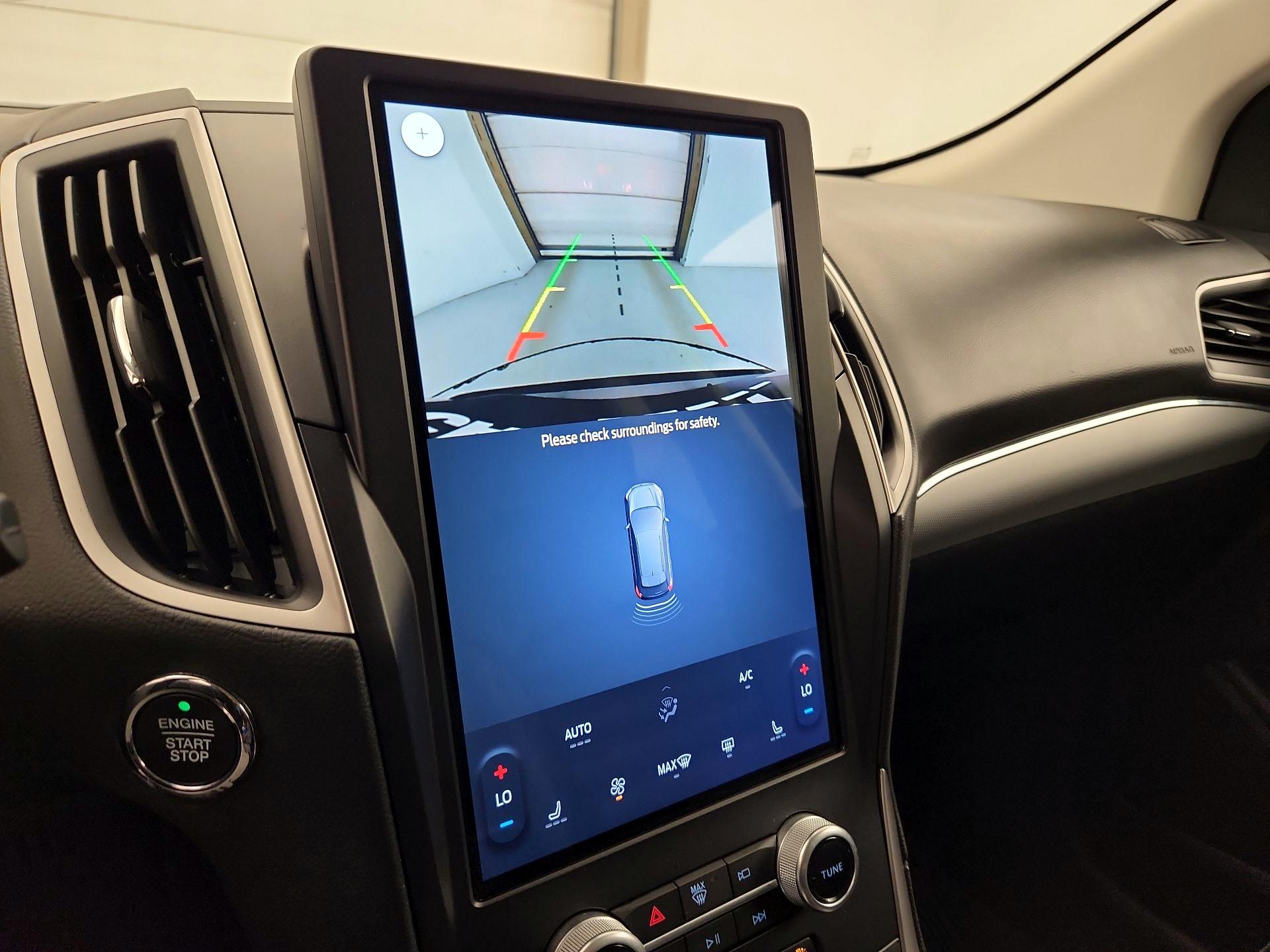 Thumbnail: 2021 Ford Edge - 14