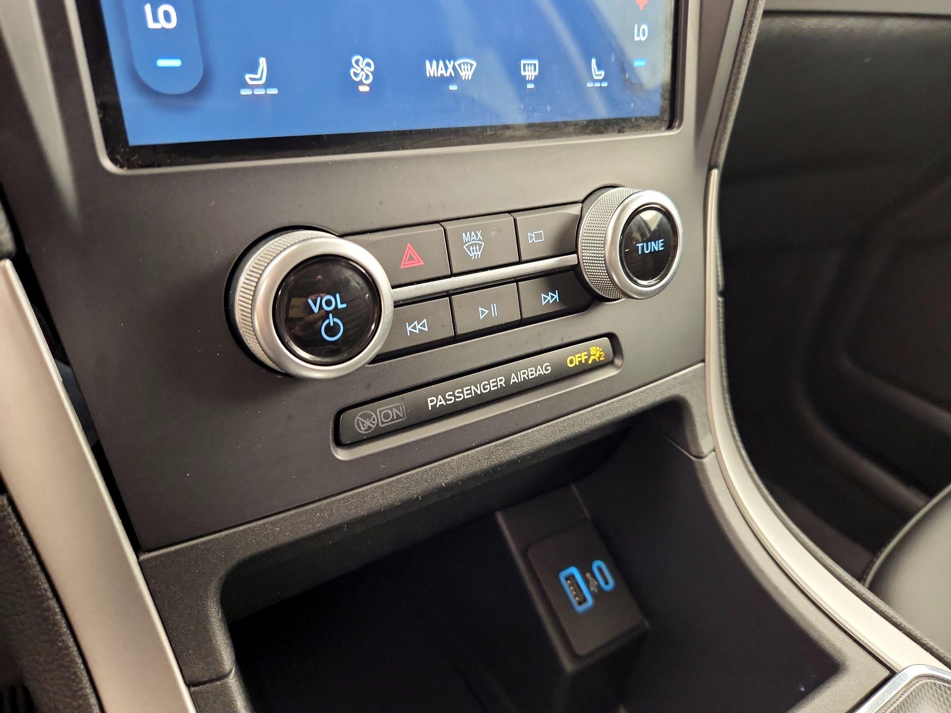 Thumbnail: 2021 Ford Edge - 16