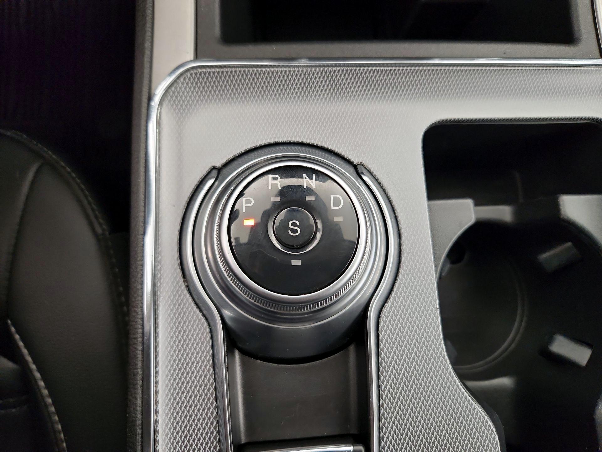 Thumbnail: 2021 Ford Edge - 17