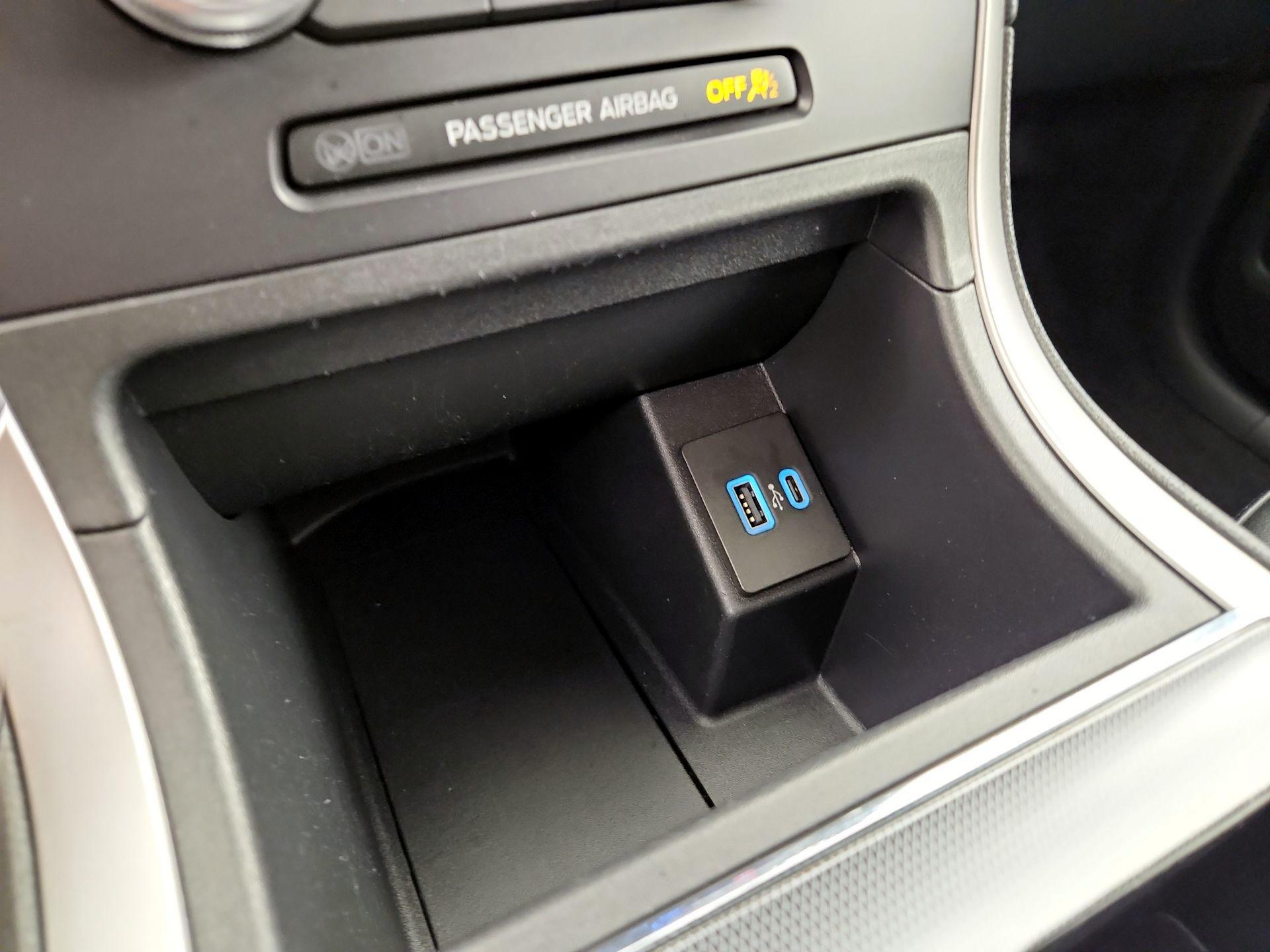 Thumbnail: 2021 Ford Edge - 18