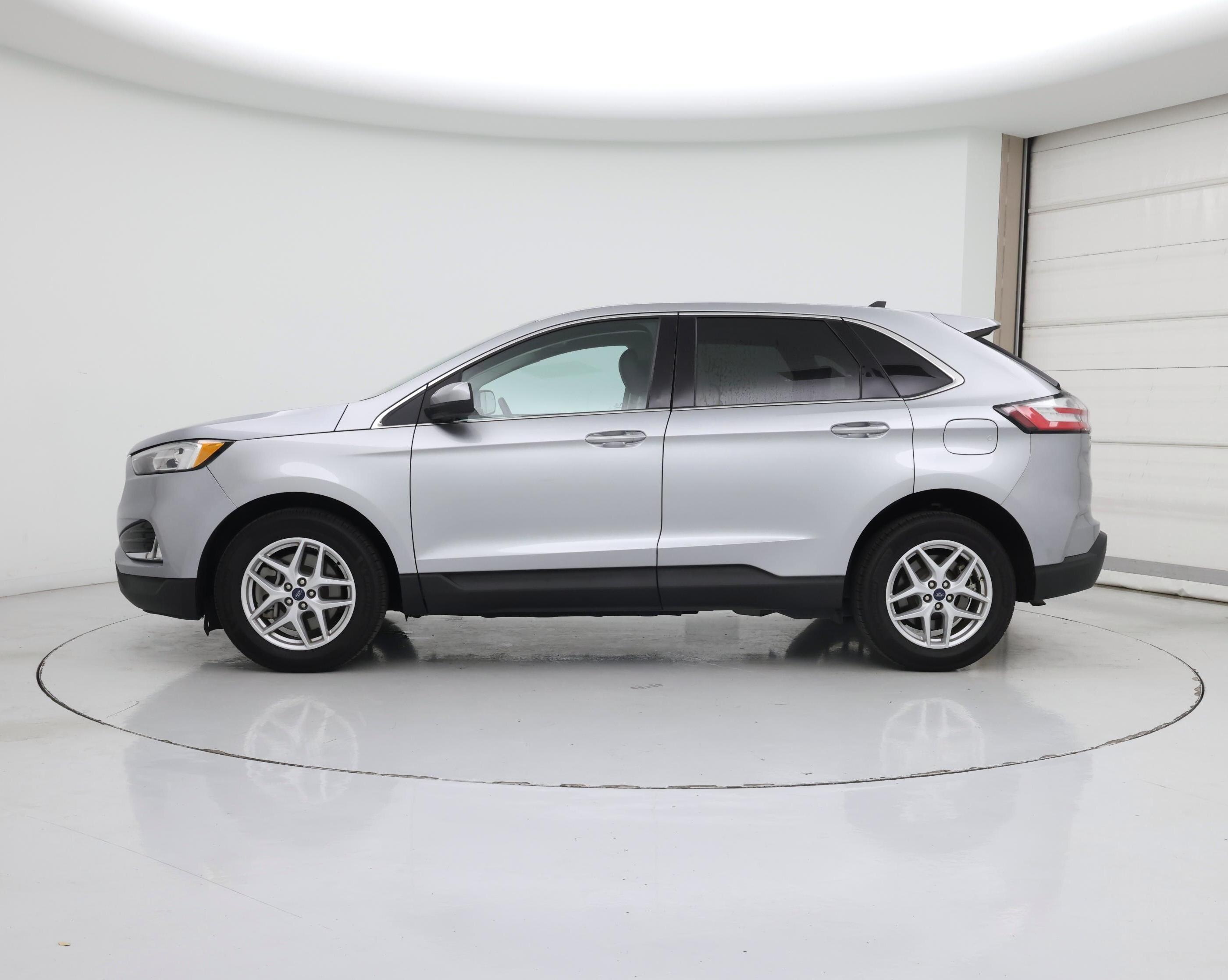 Thumbnail: 2021 Ford Edge - 3