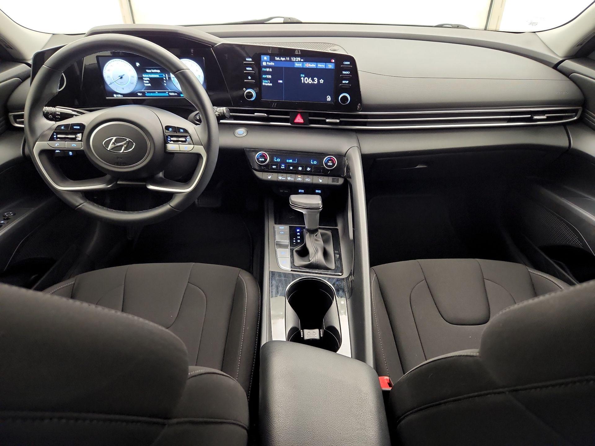 Thumbnail: 2022 Hyundai Elantra - 9