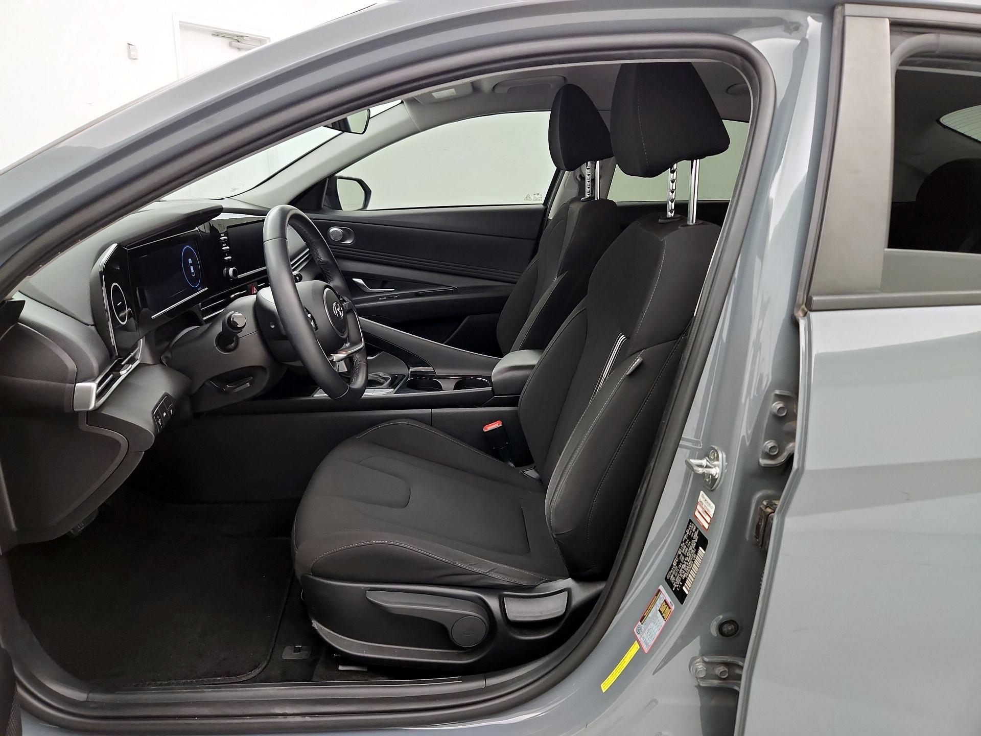 Thumbnail: 2022 Hyundai Elantra - 11