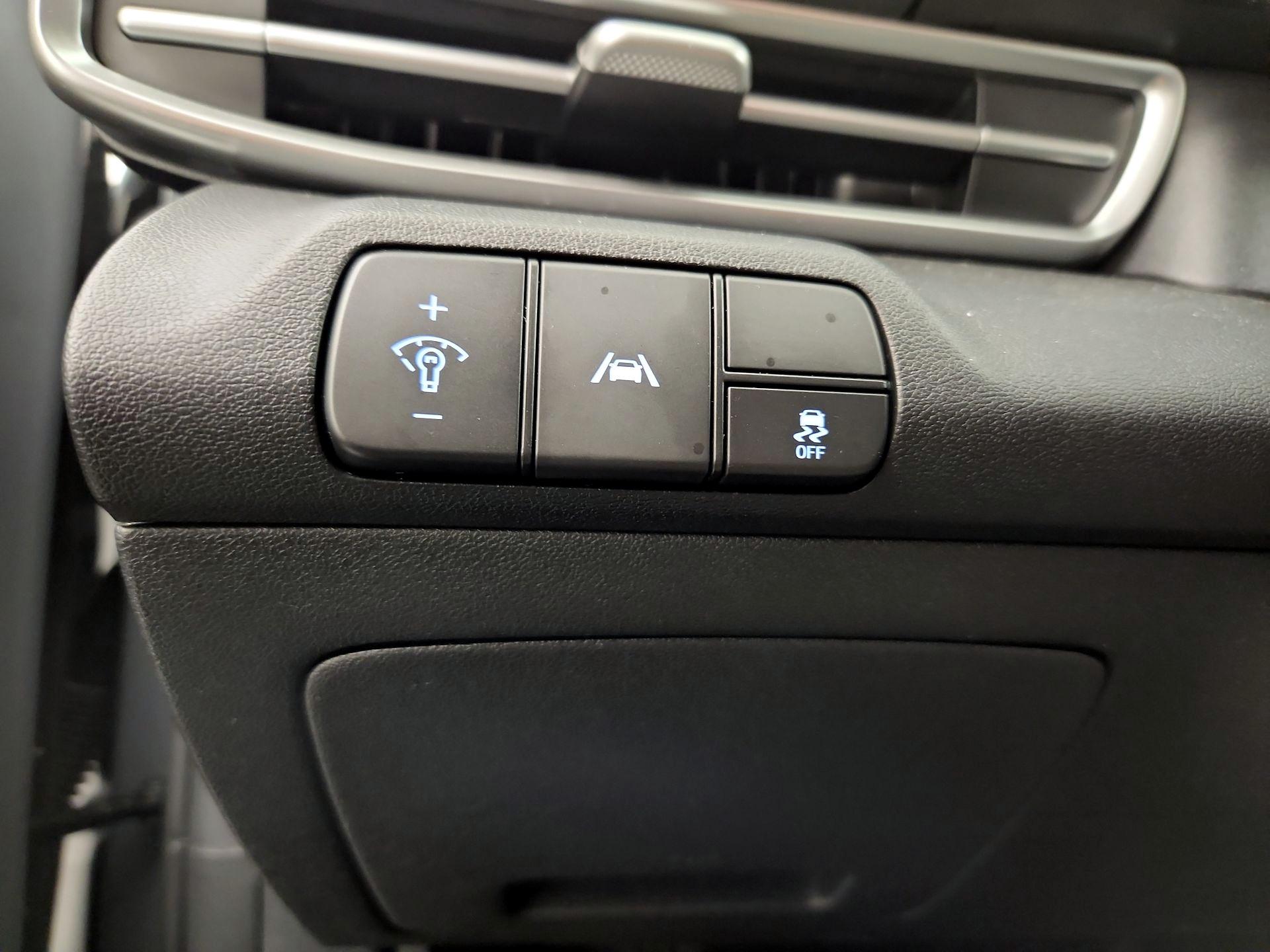 Thumbnail: 2022 Hyundai Elantra - 13