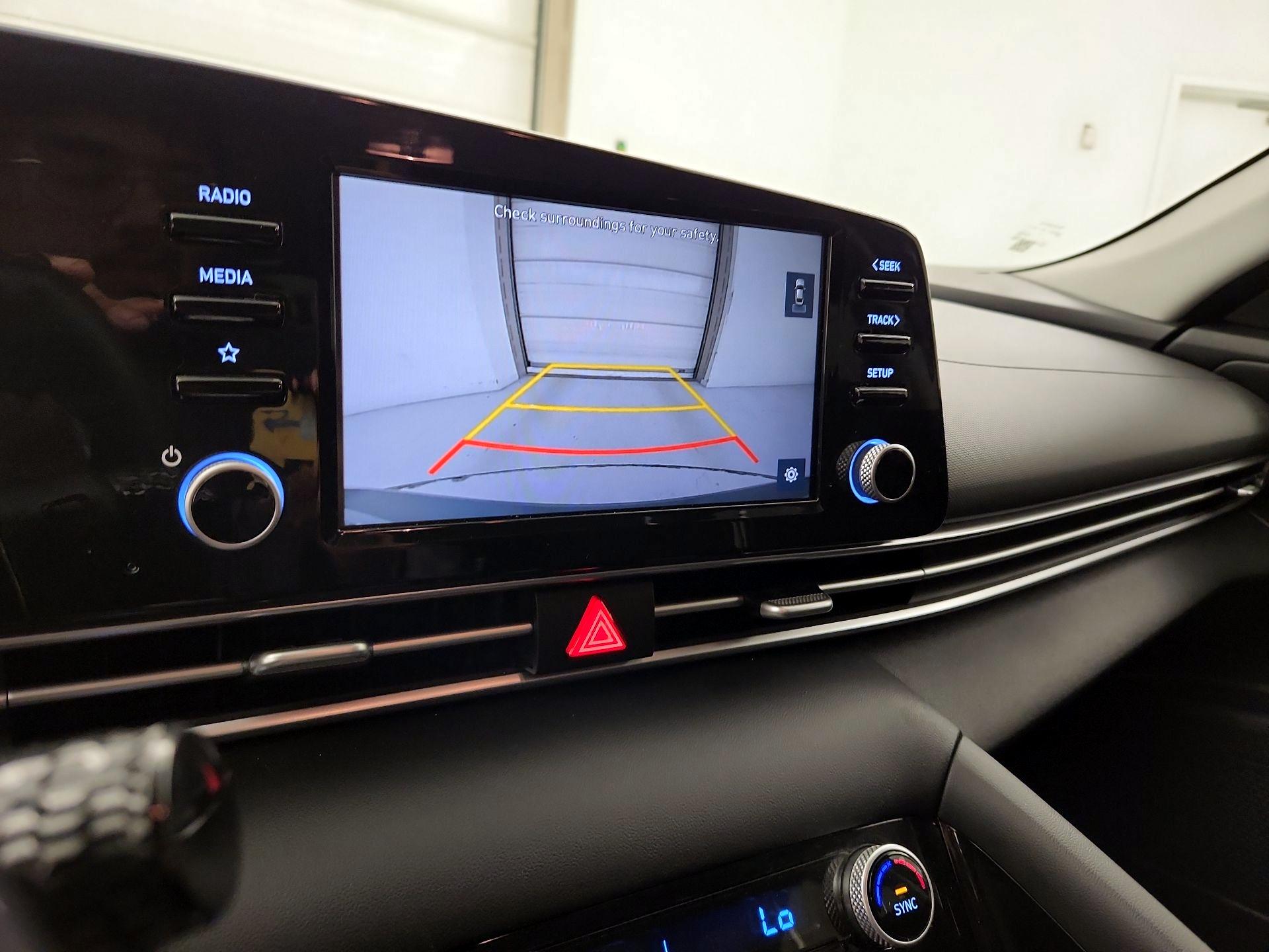 Thumbnail: 2022 Hyundai Elantra - 14