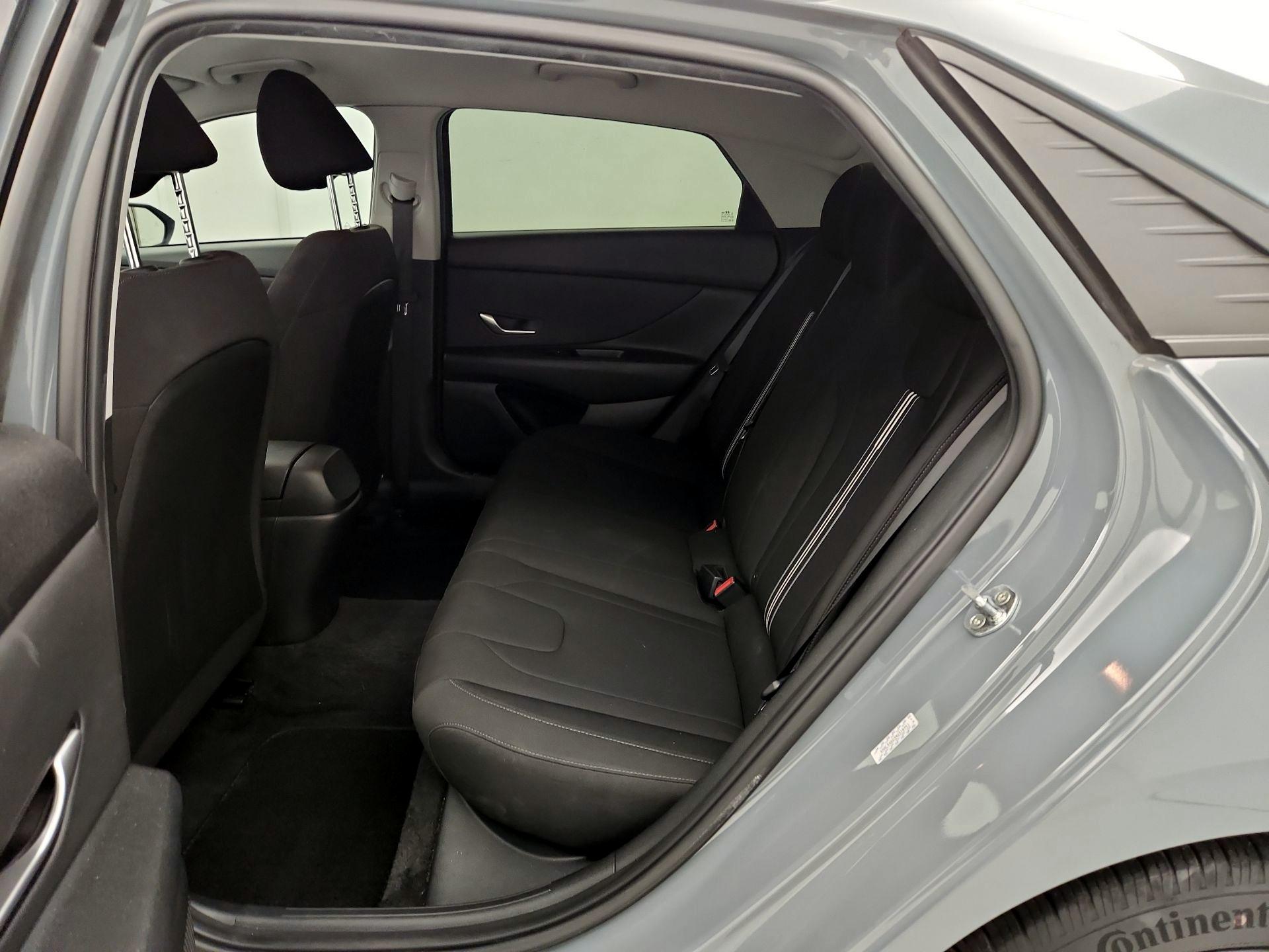 Thumbnail: 2022 Hyundai Elantra - 19