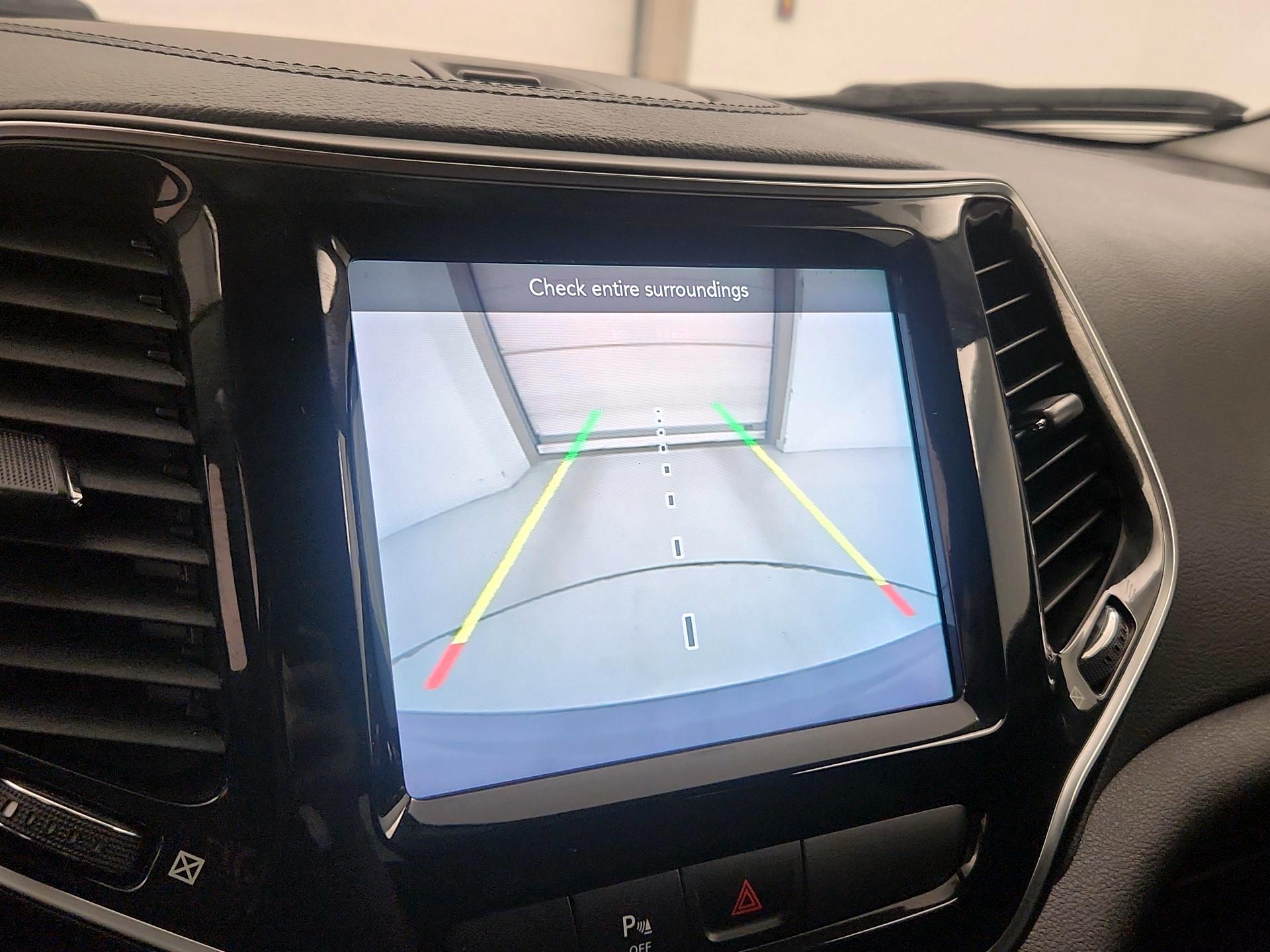 Thumbnail: 2020 Jeep Cherokee - 14