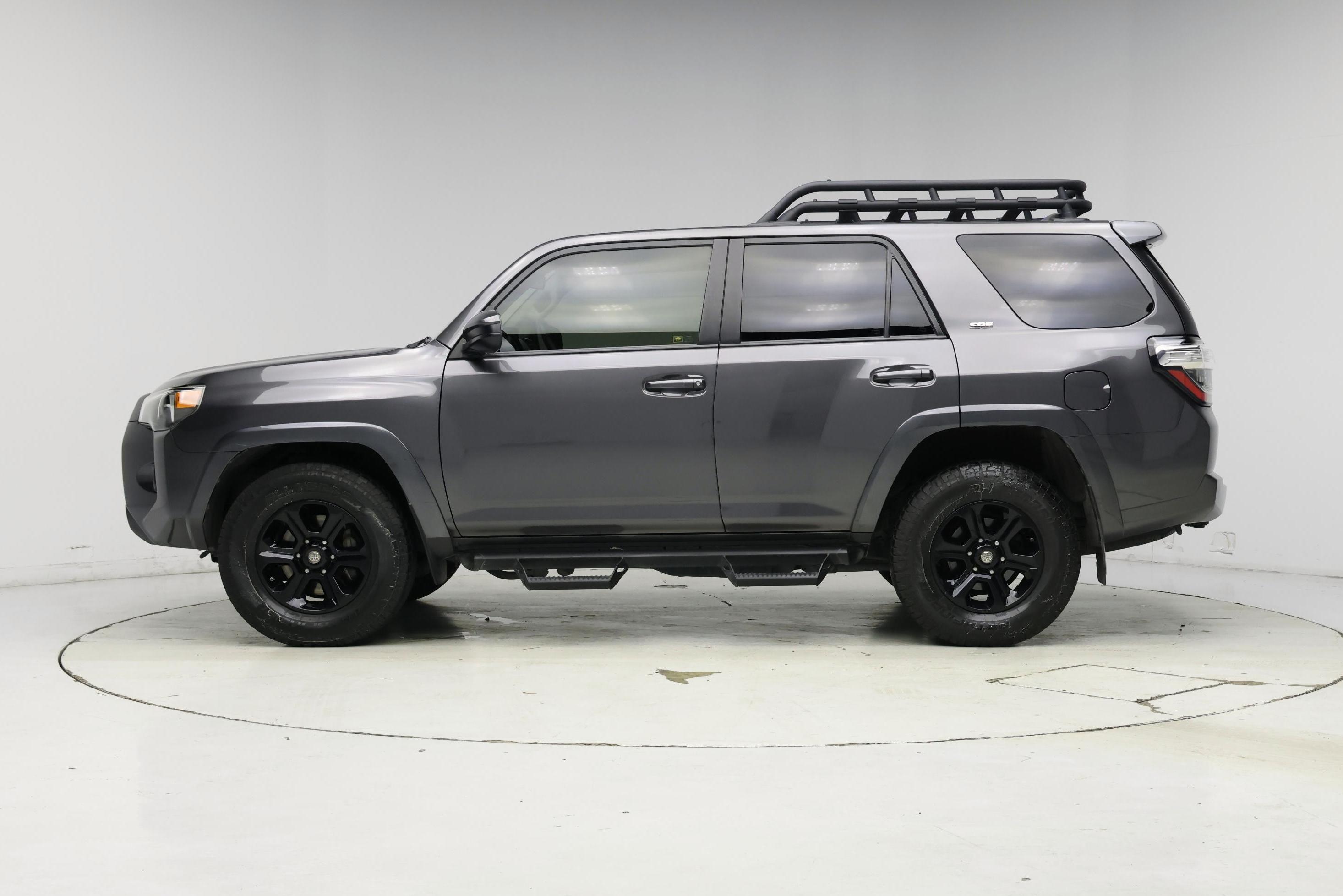 Thumbnail: 2018 Toyota 4Runner - 3