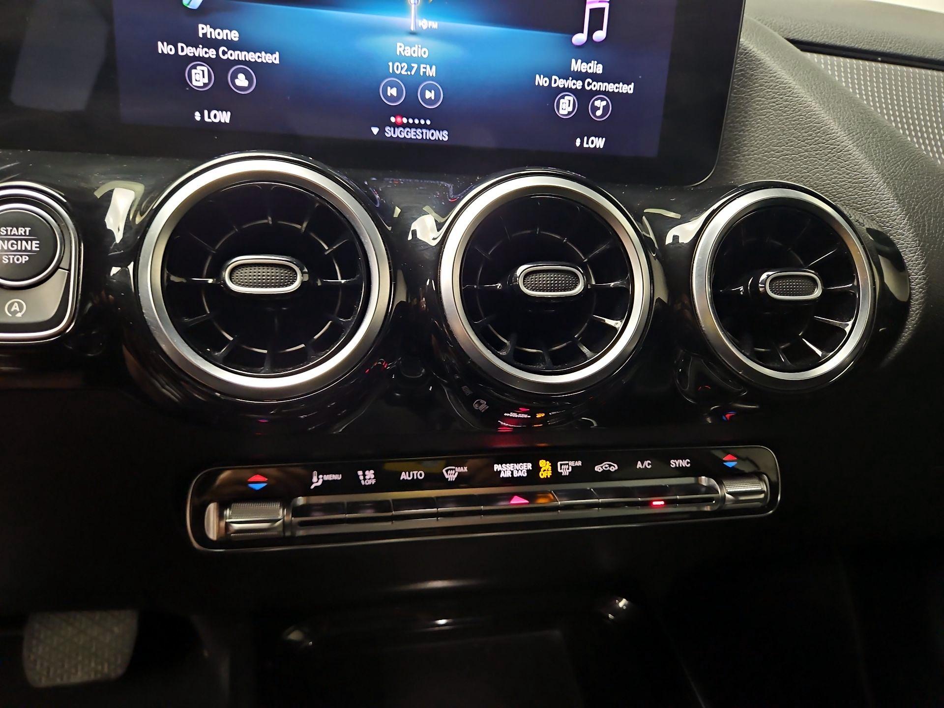 Thumbnail: 2023 Mercedes-Benz GLA - 16