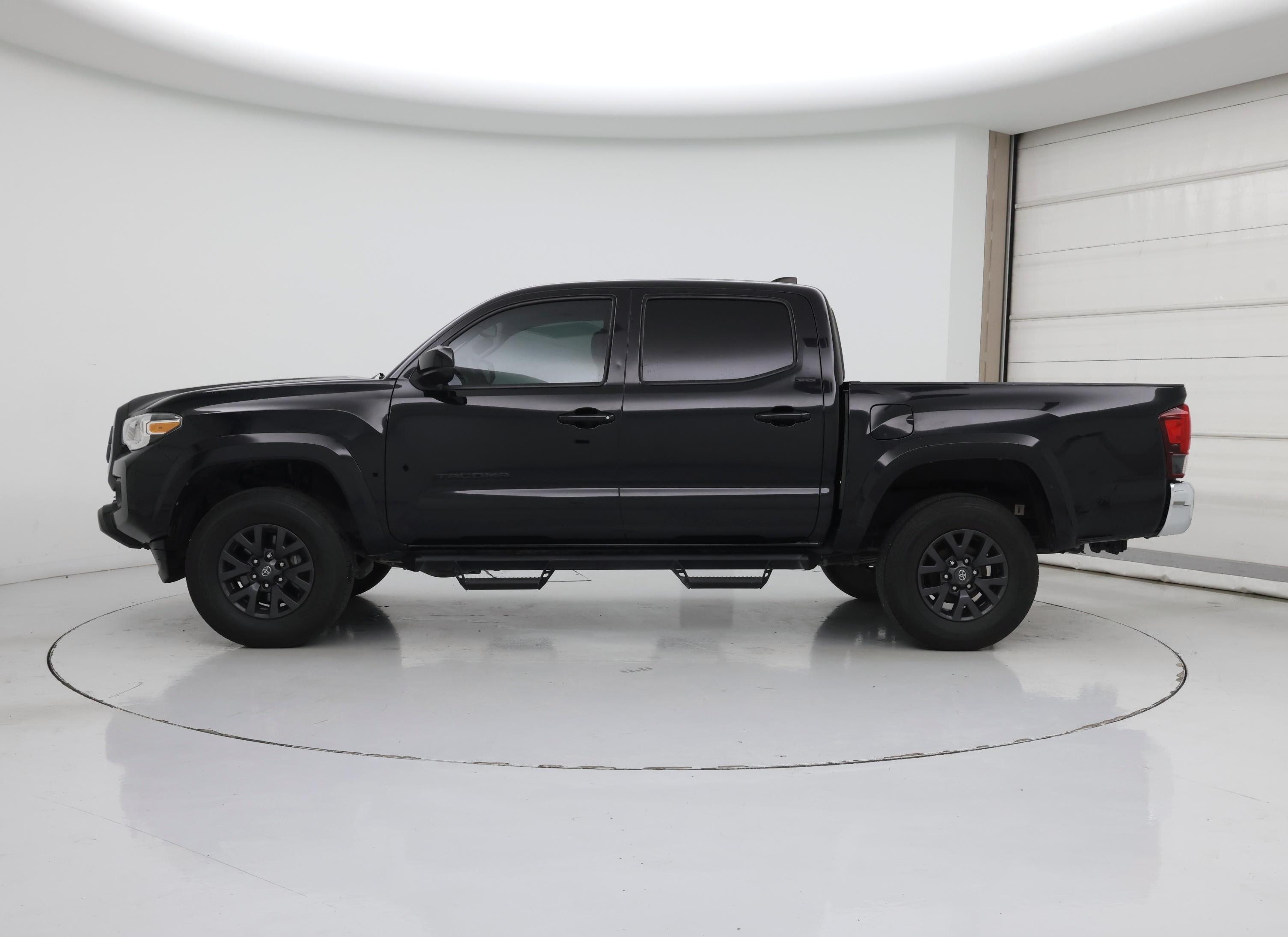 Thumbnail: 2021 Toyota Tacoma - 3