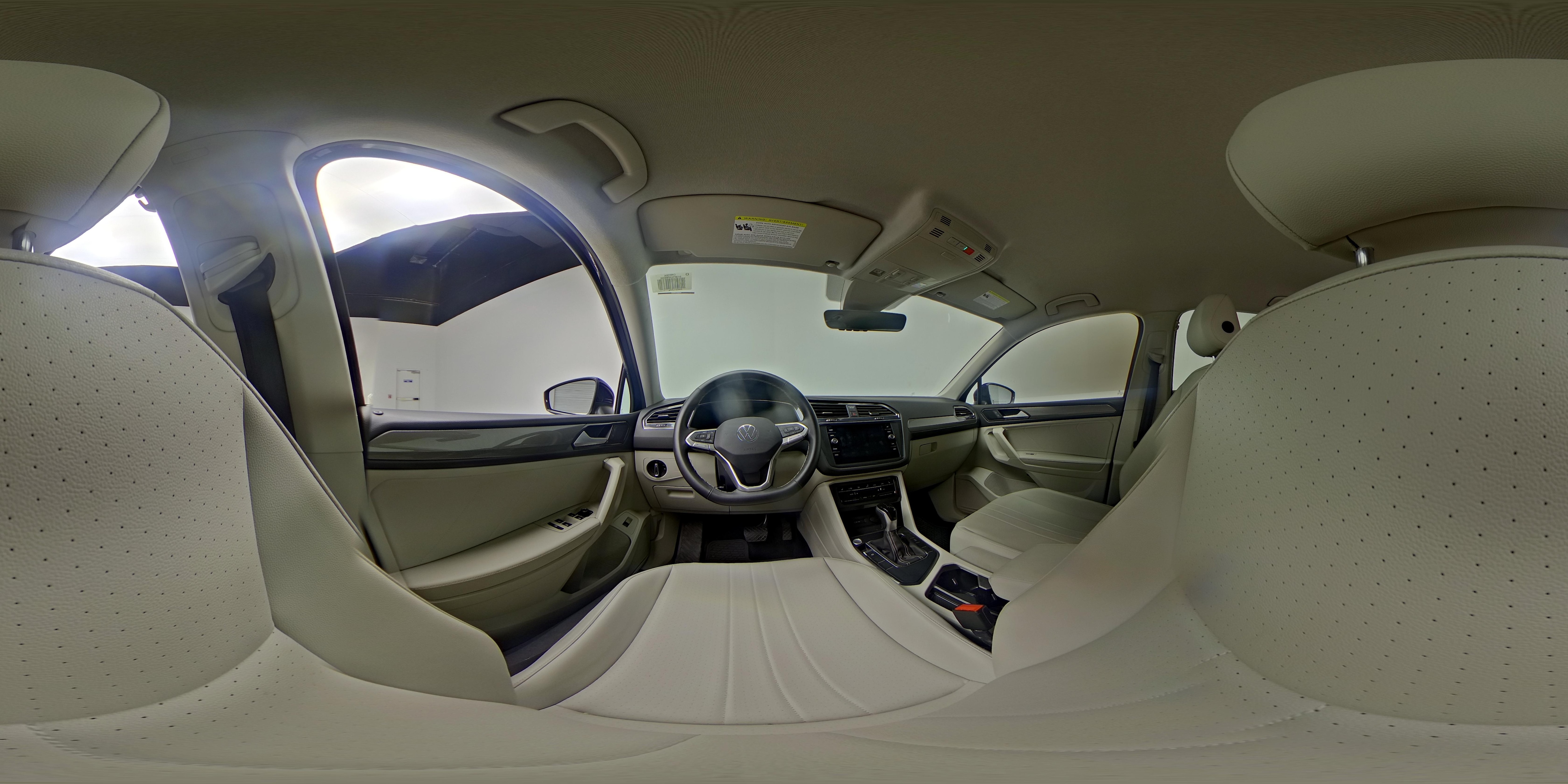 2022 Volkswagen Tiguan SE - Photo 26