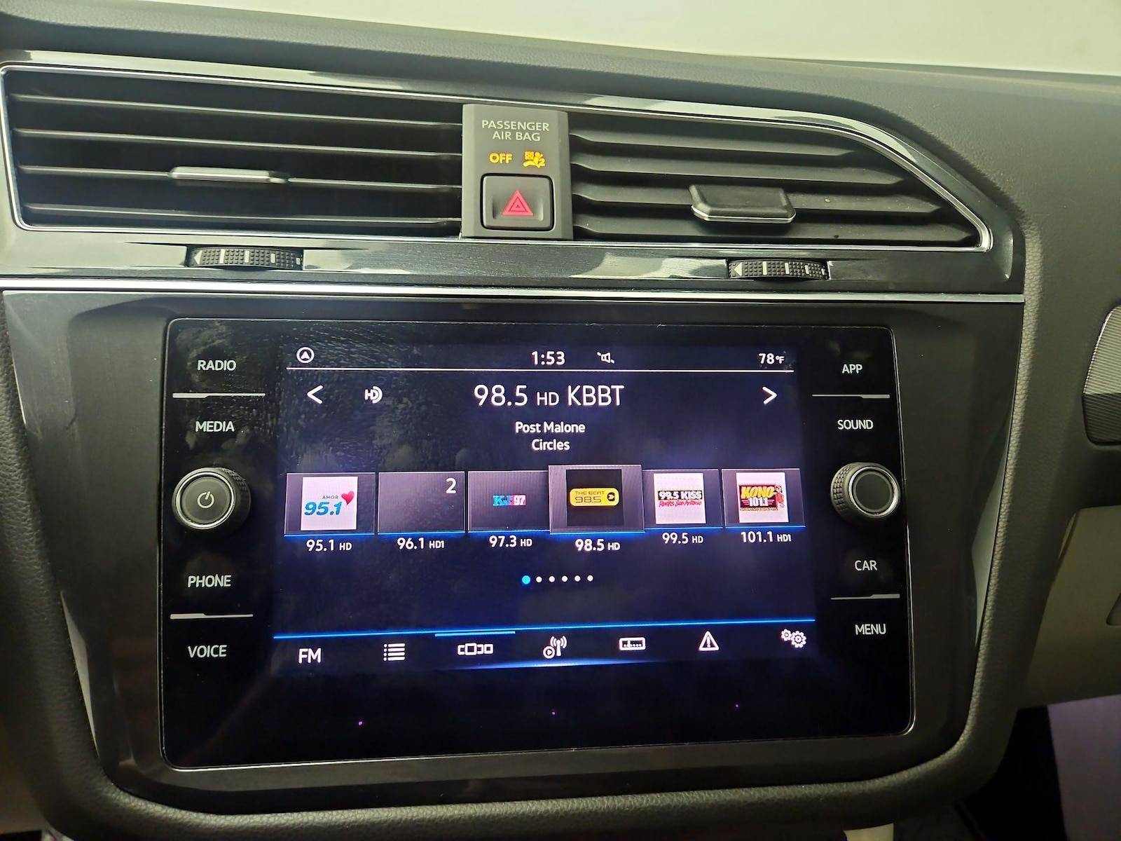 2022 Volkswagen Tiguan SE - Photo 16