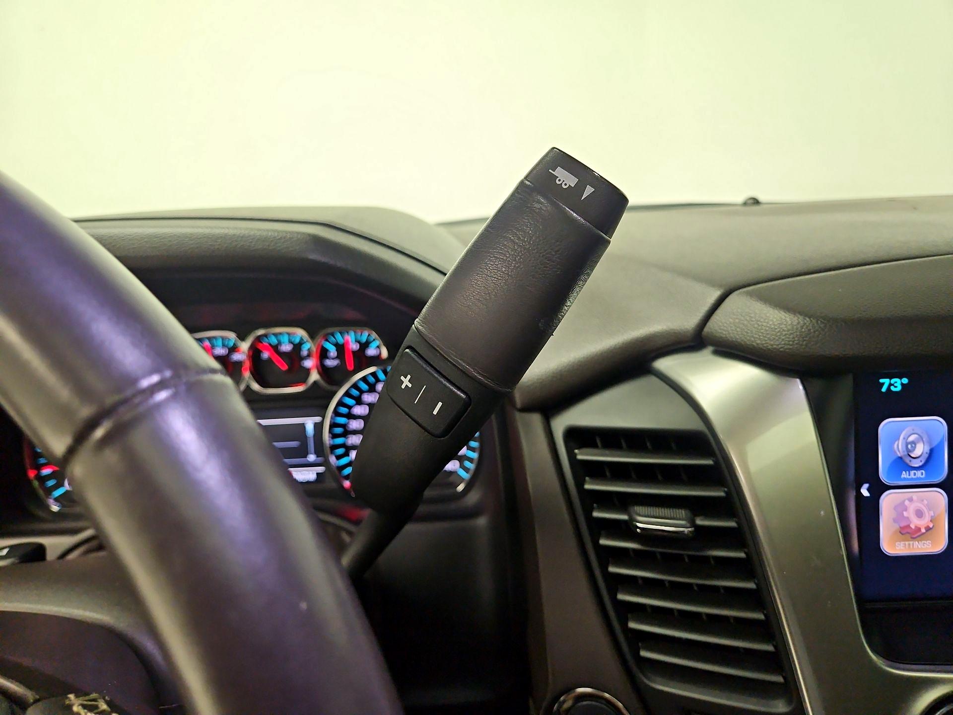 Thumbnail: 2016 Chevrolet Suburban - 18