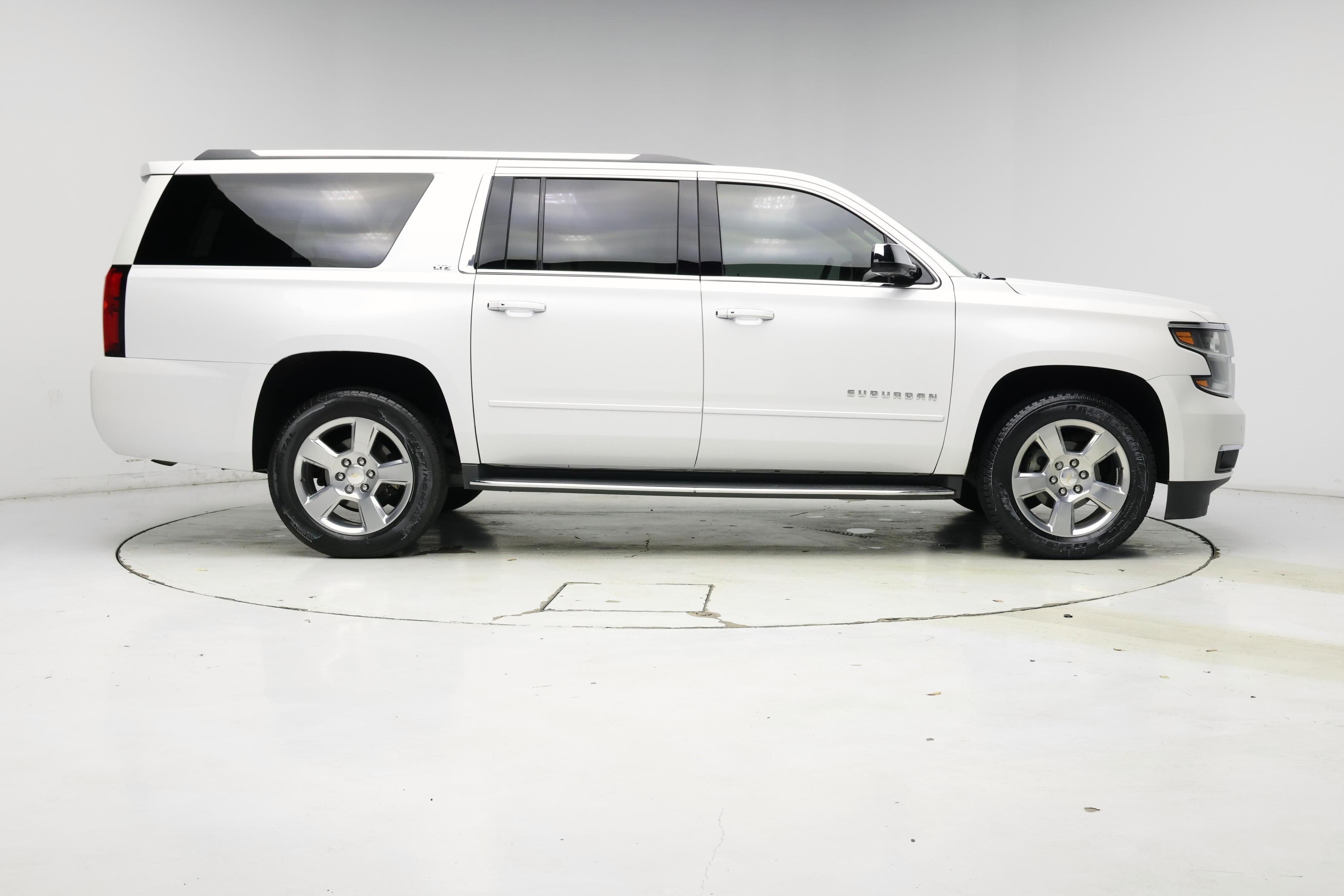 Thumbnail: 2016 Chevrolet Suburban - 7