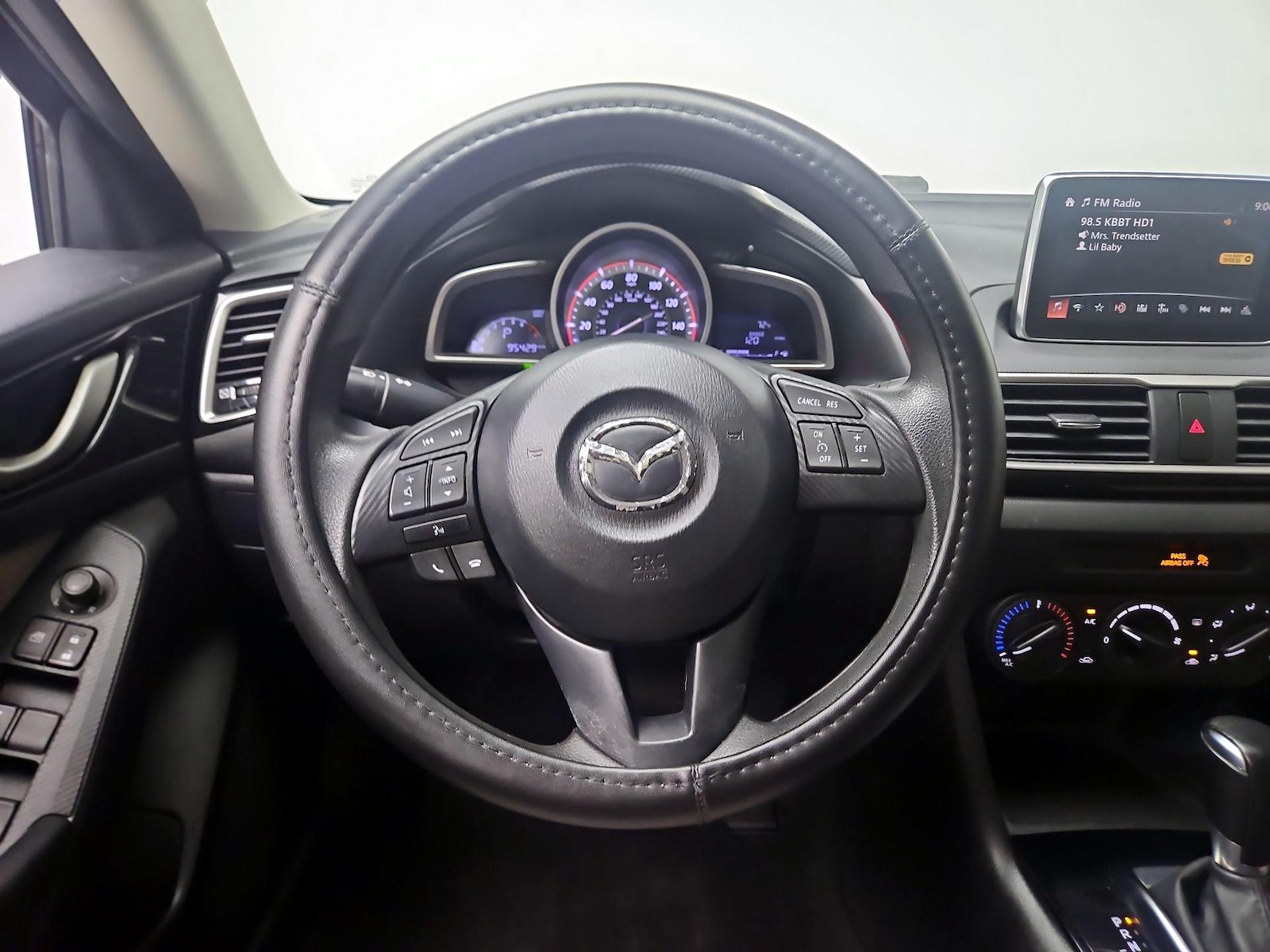 2015 Mazda MAZDA3 i Sport - Photo 11