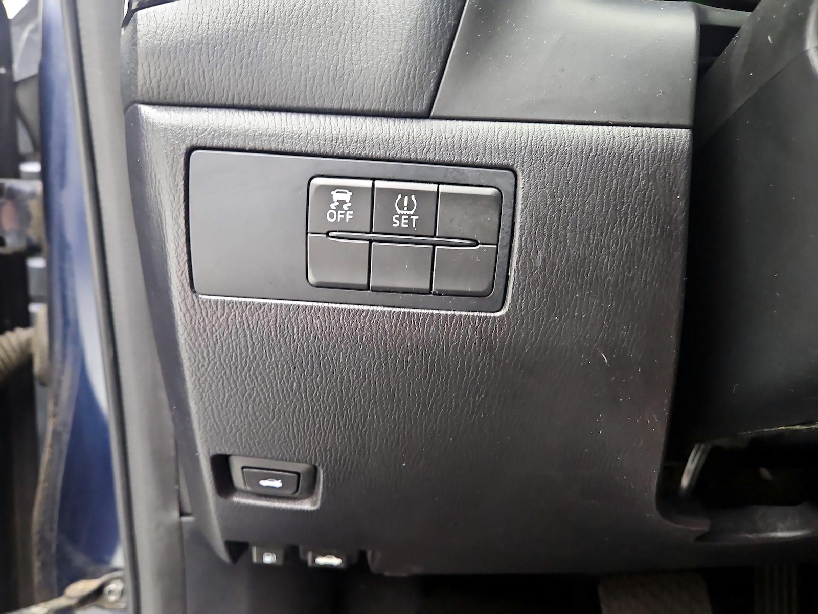 2015 Mazda MAZDA3 i Sport - Photo 14