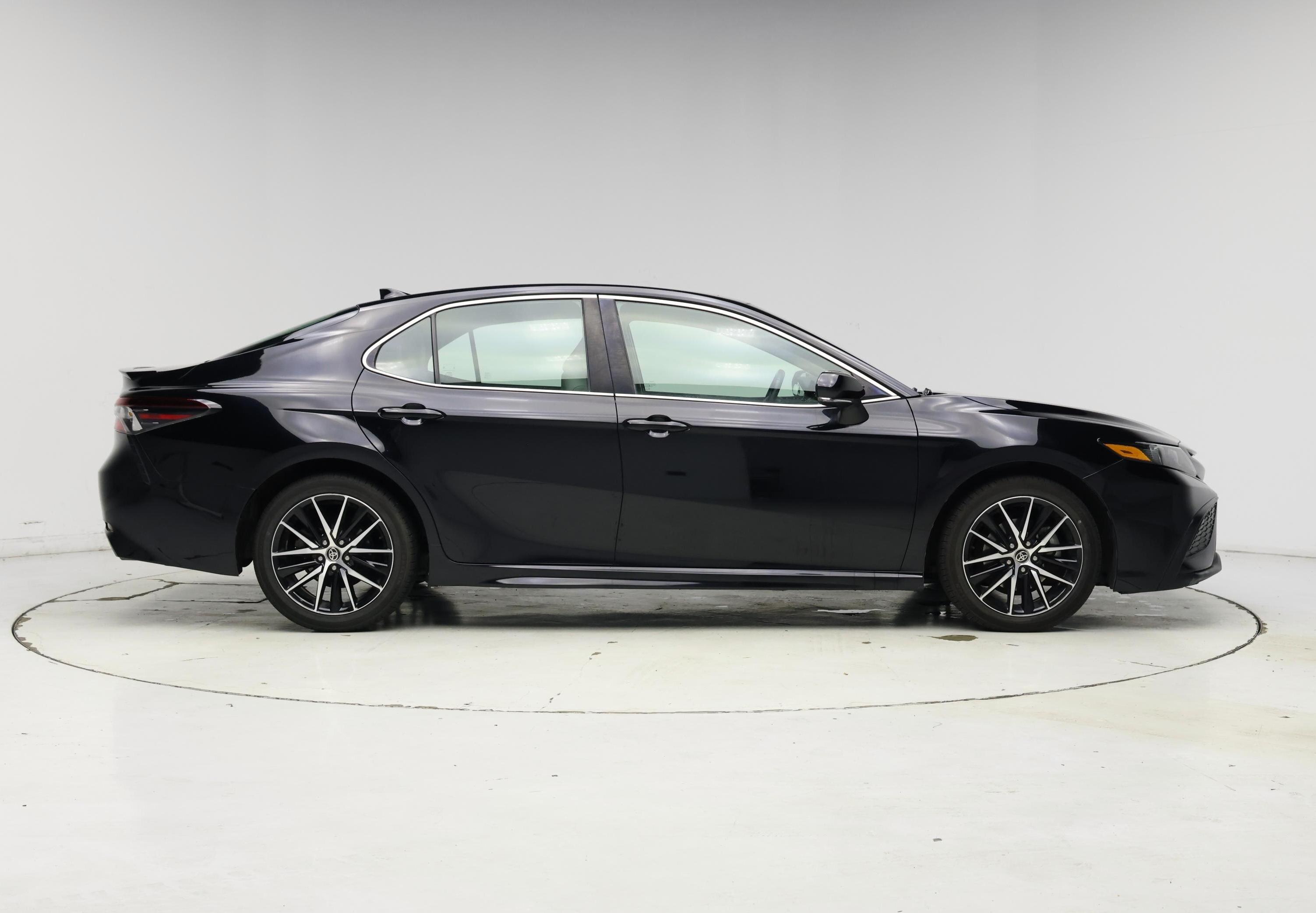 Thumbnail: 2022 Toyota Camry - 7