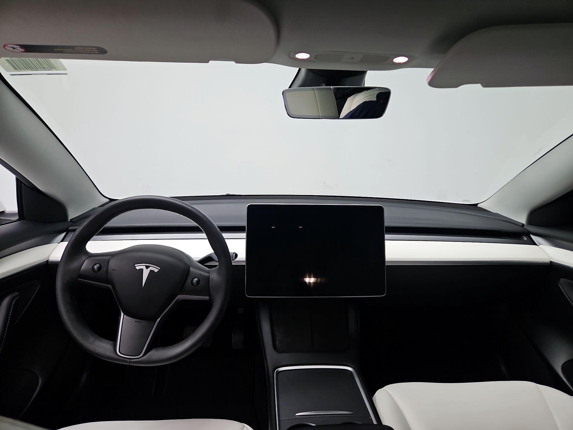 Thumbnail: 2023 Tesla Model 3 - 9