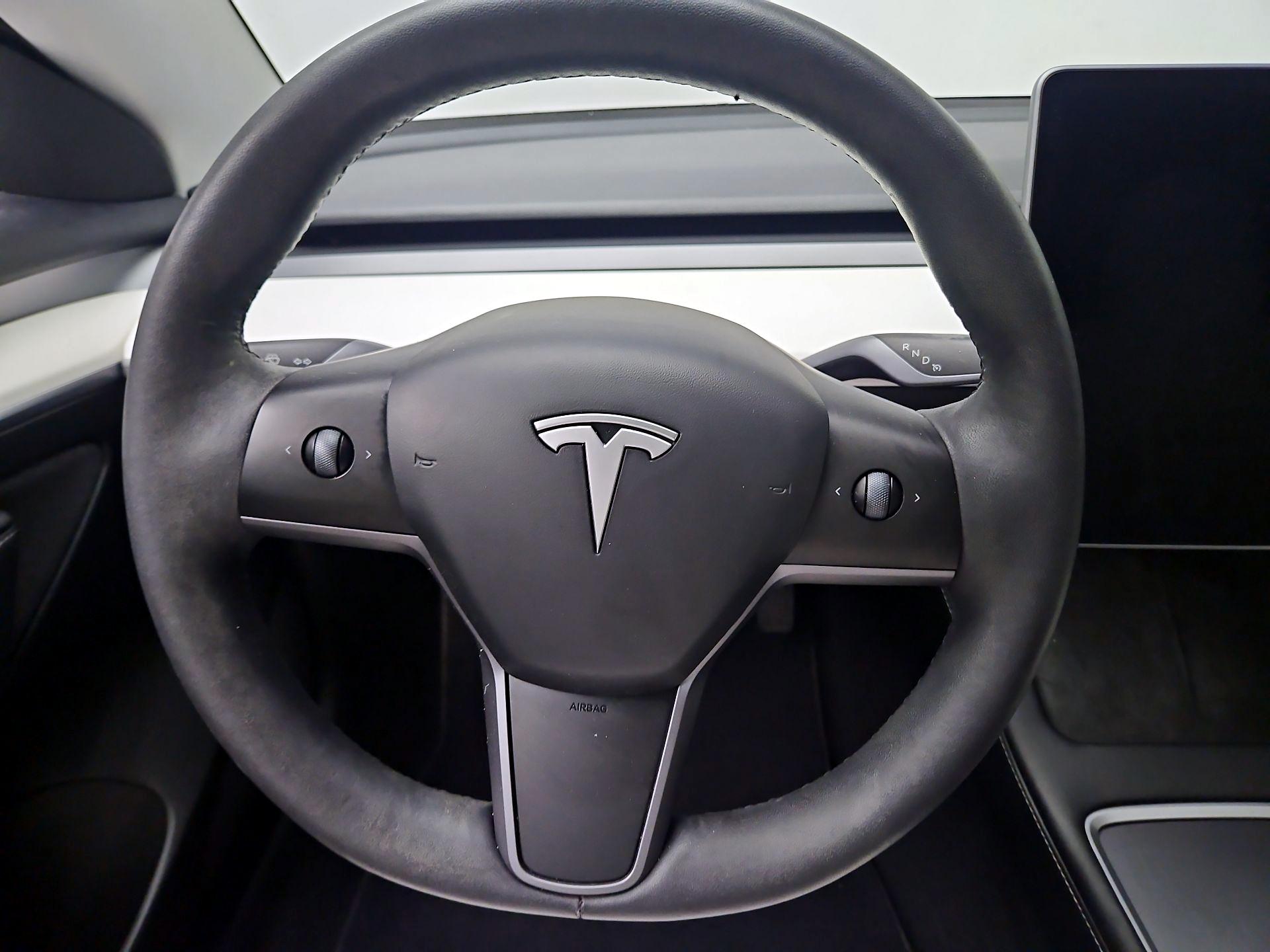 Thumbnail: 2023 Tesla Model 3 - 10