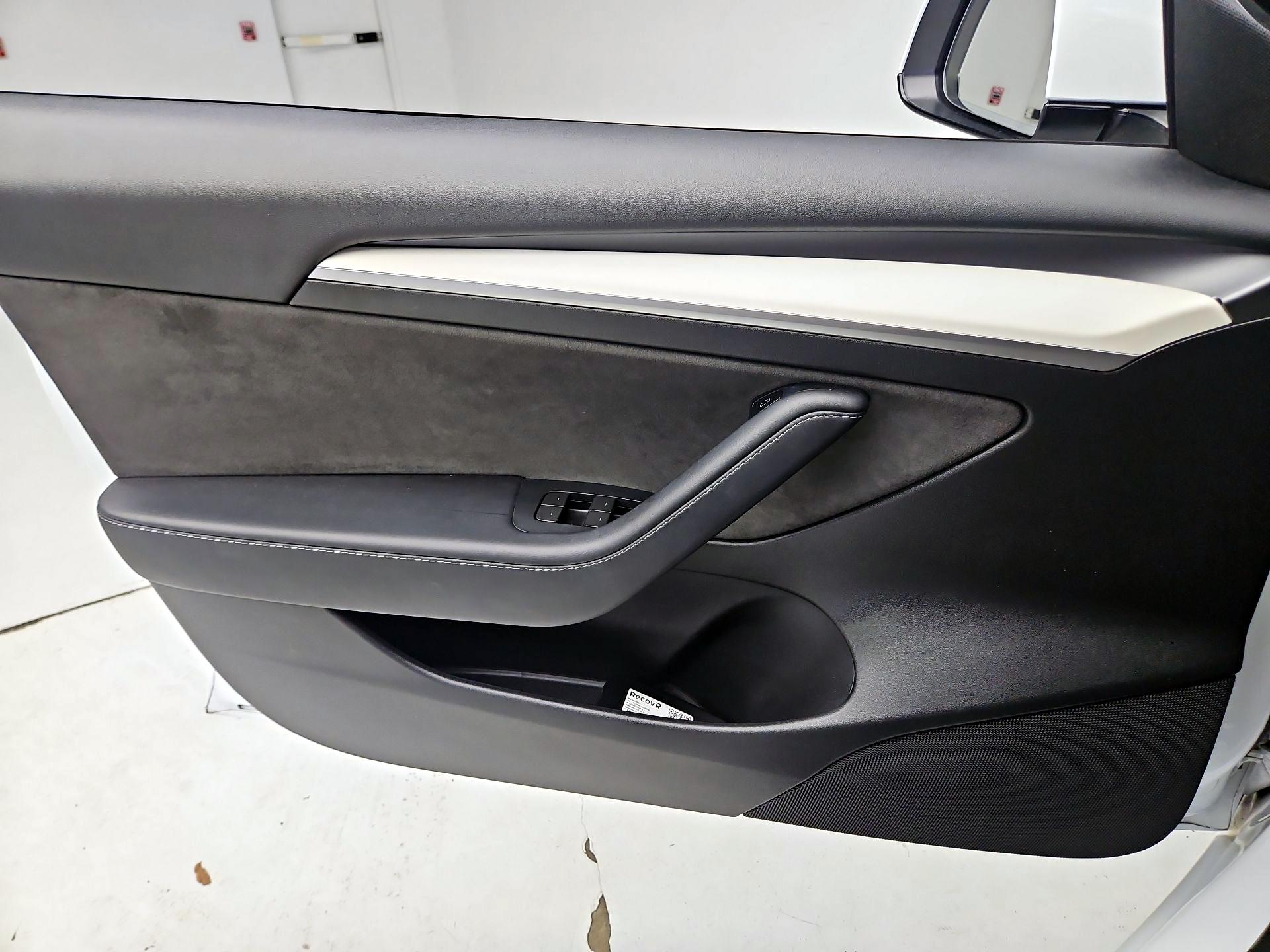 Thumbnail: 2023 Tesla Model 3 - 12