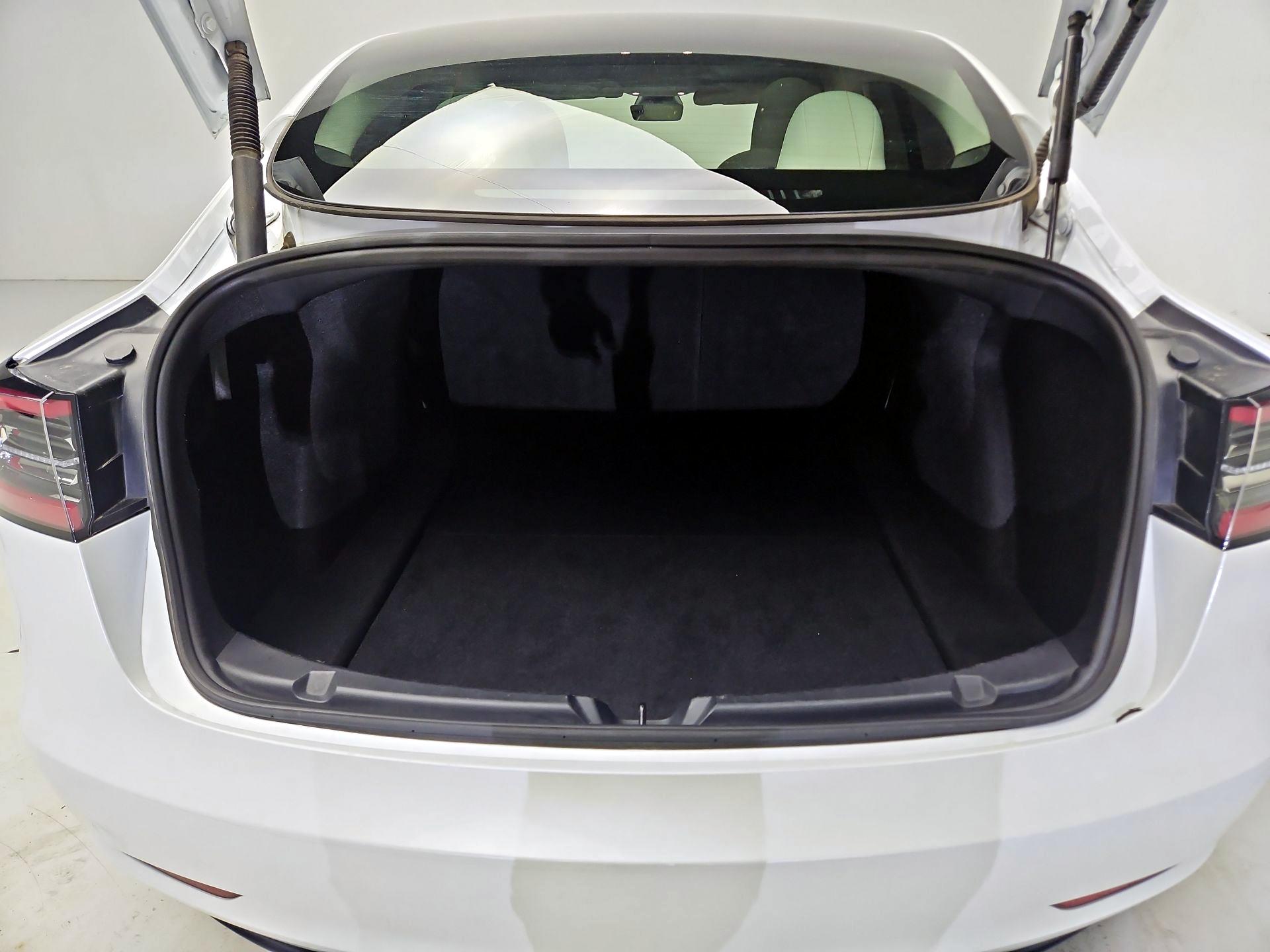 Thumbnail: 2023 Tesla Model 3 - 19