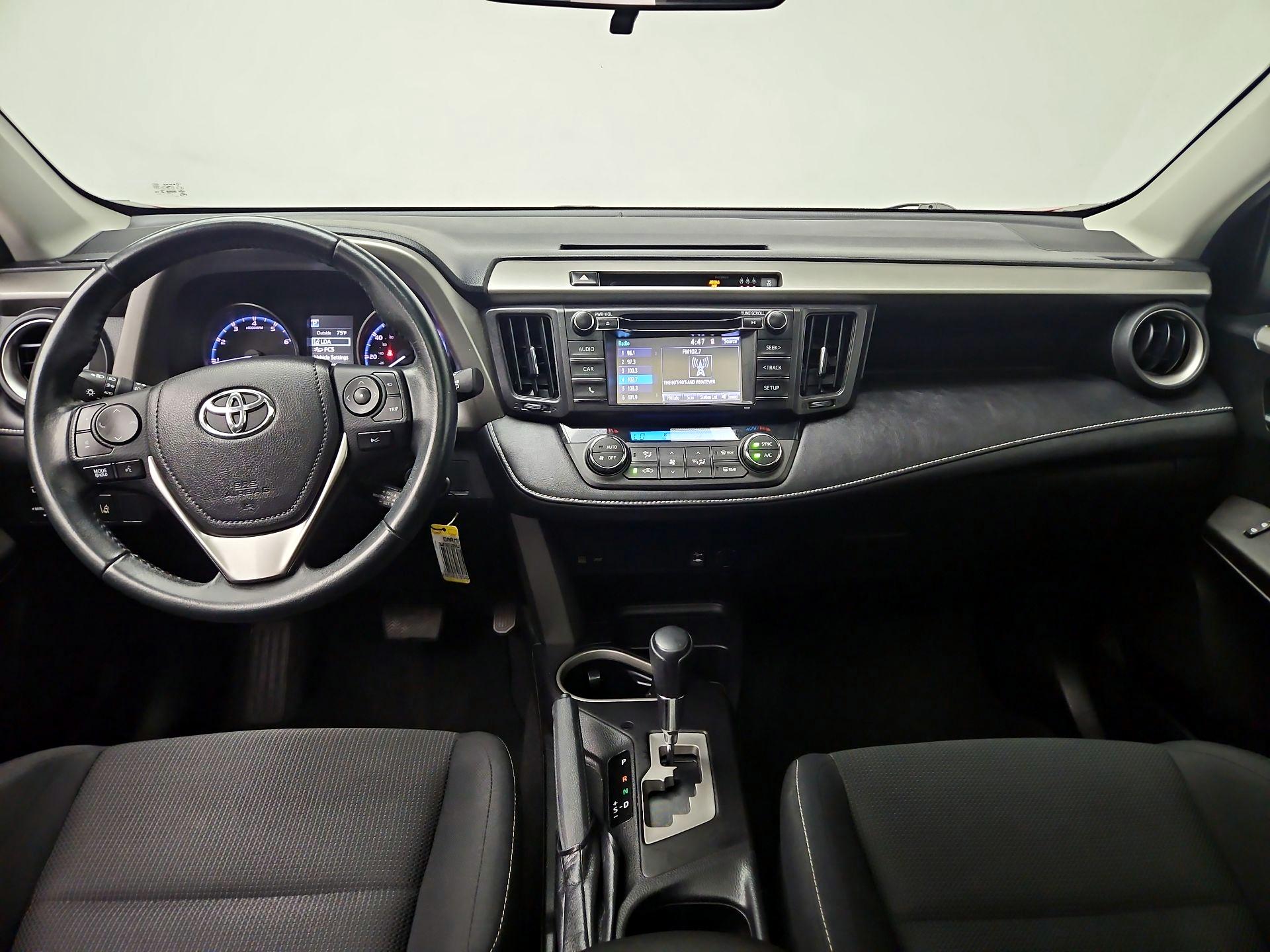 Thumbnail: 2017 Toyota RAV4 - 9