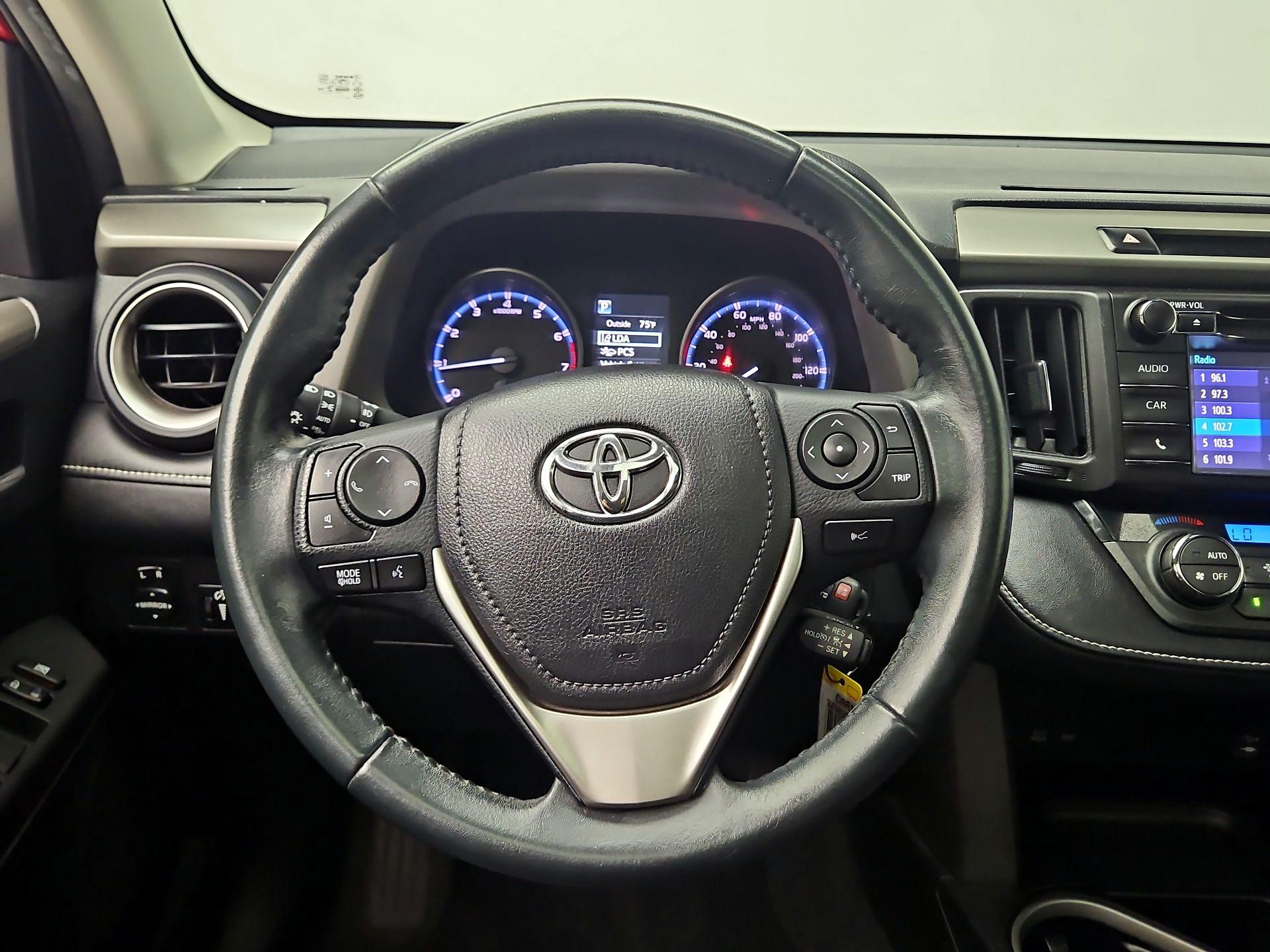 Thumbnail: 2017 Toyota RAV4 - 10