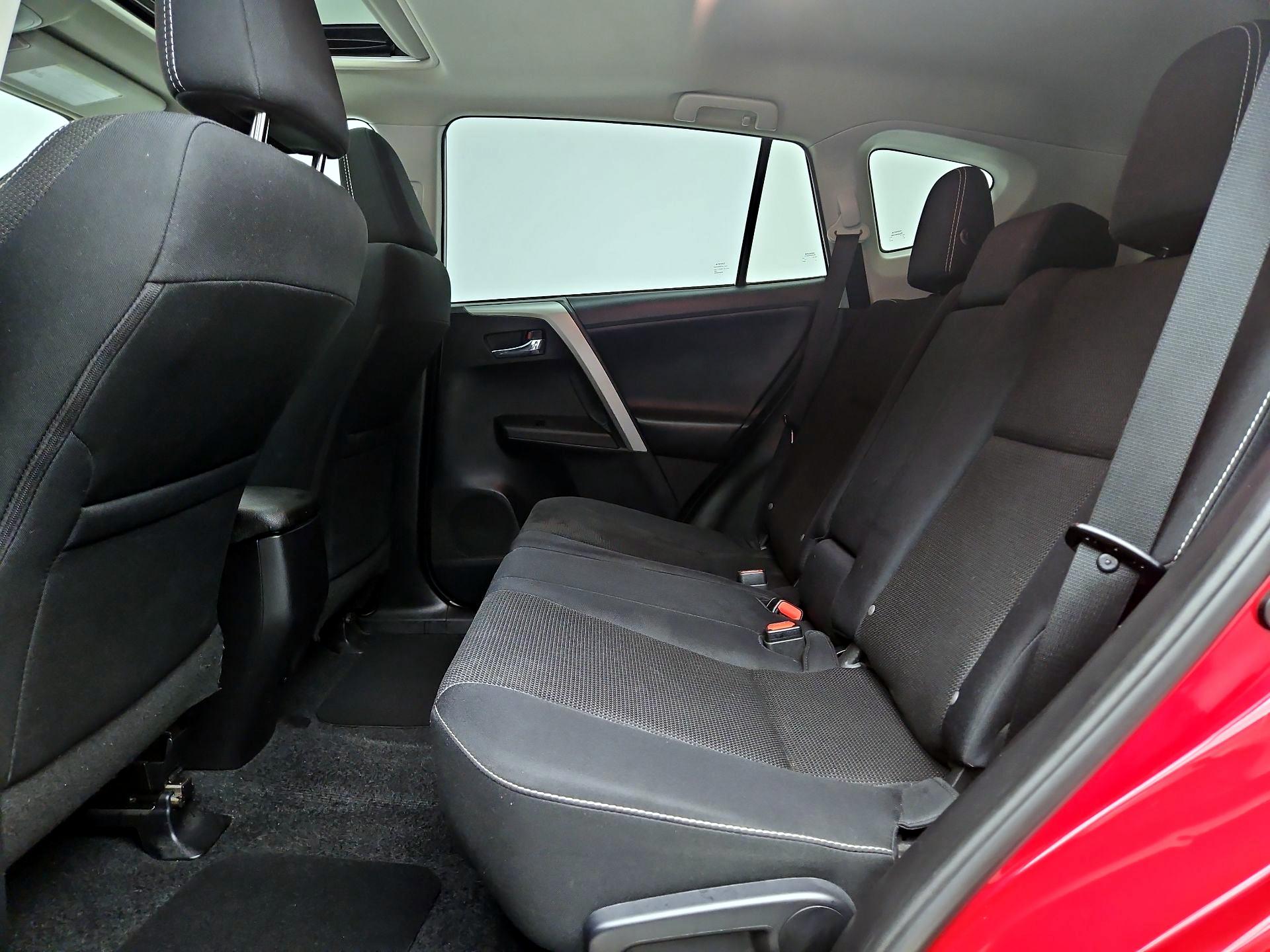 Thumbnail: 2017 Toyota RAV4 - 20