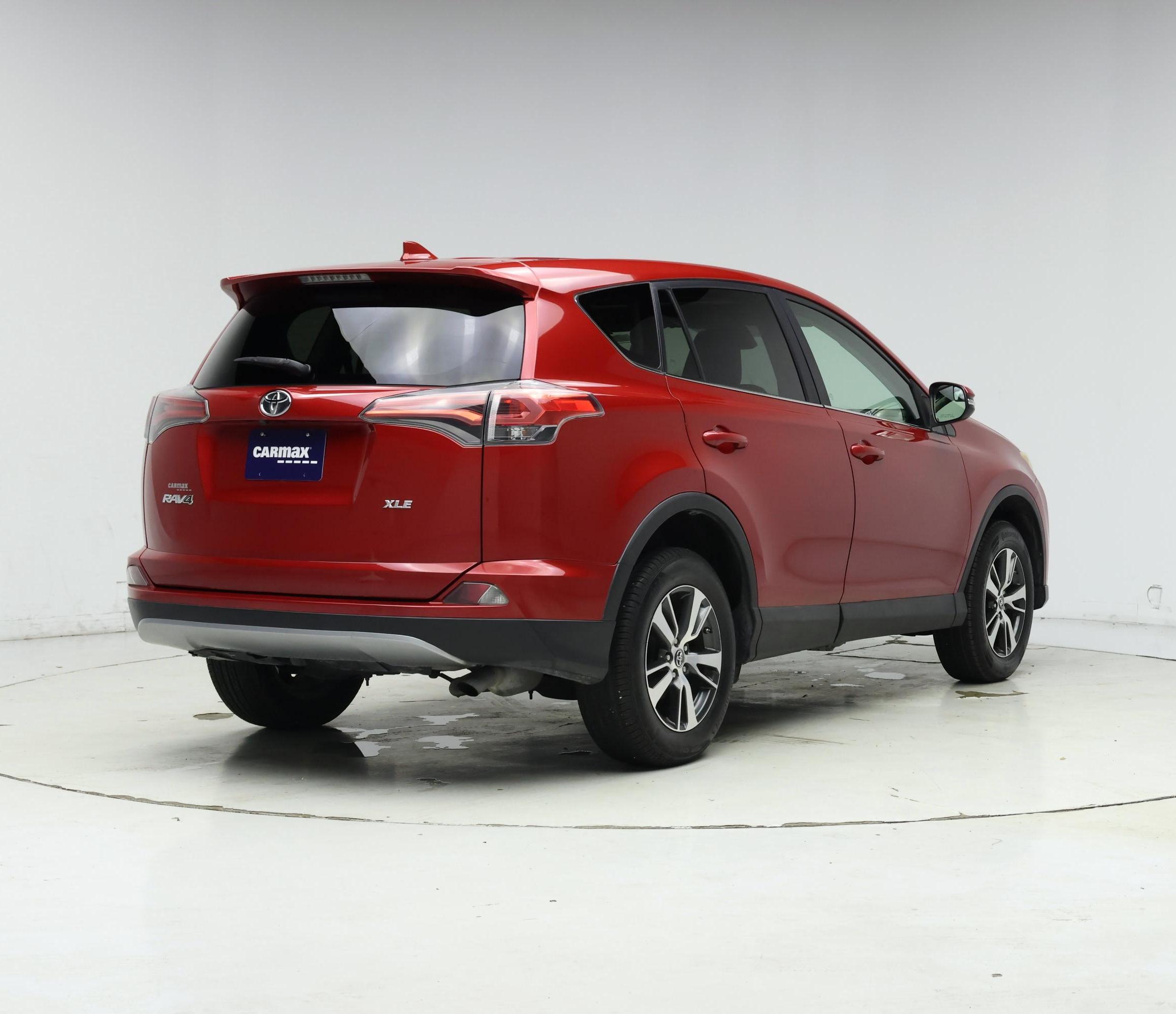 Thumbnail: 2017 Toyota RAV4 - 8