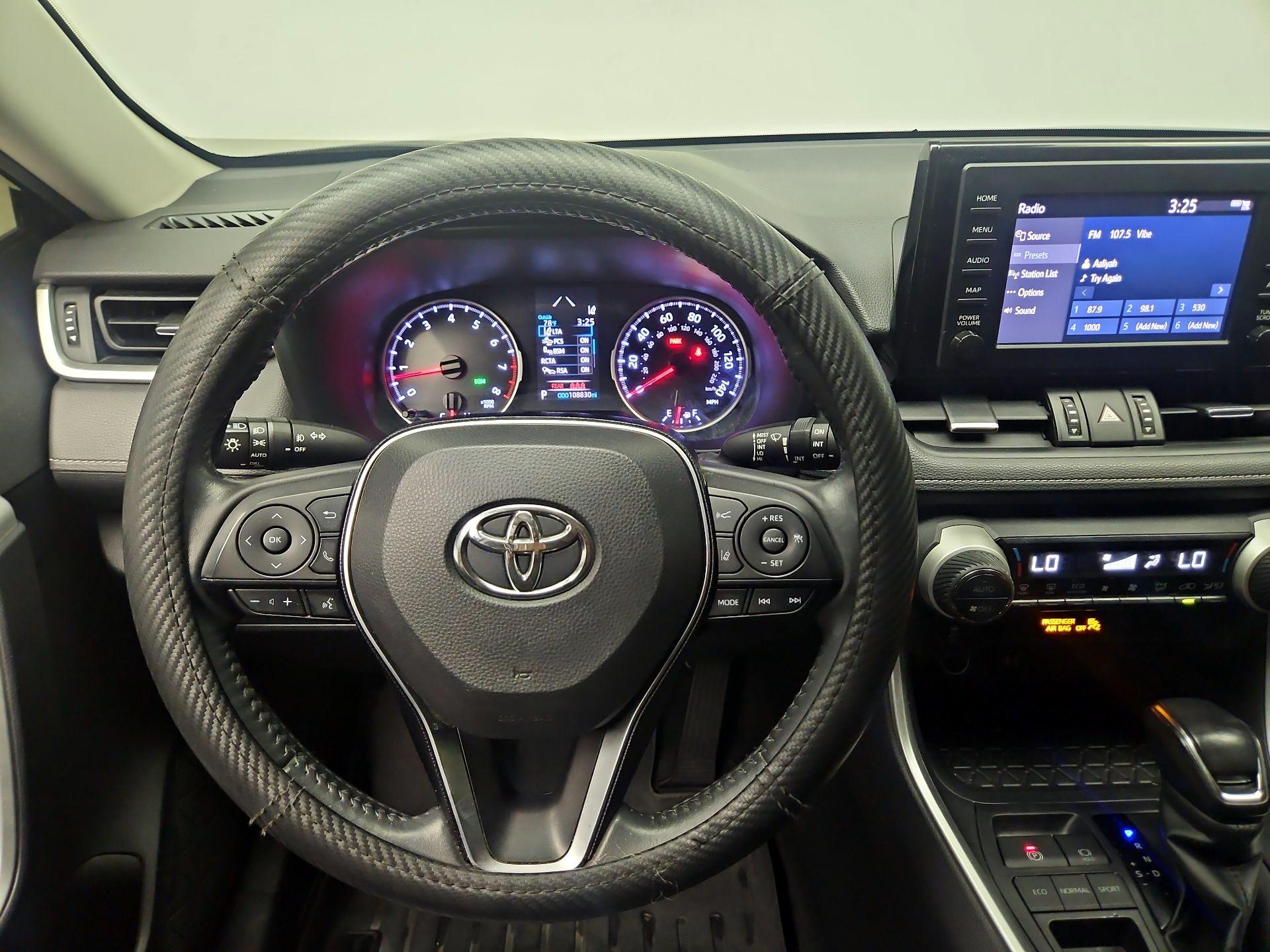 Thumbnail: 2019 Toyota RAV4 - 10