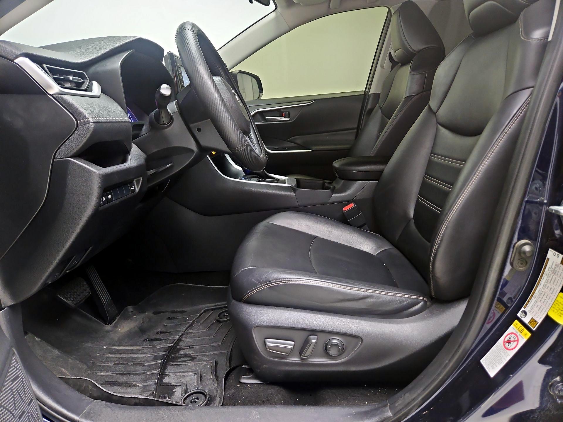 Thumbnail: 2019 Toyota RAV4 - 11
