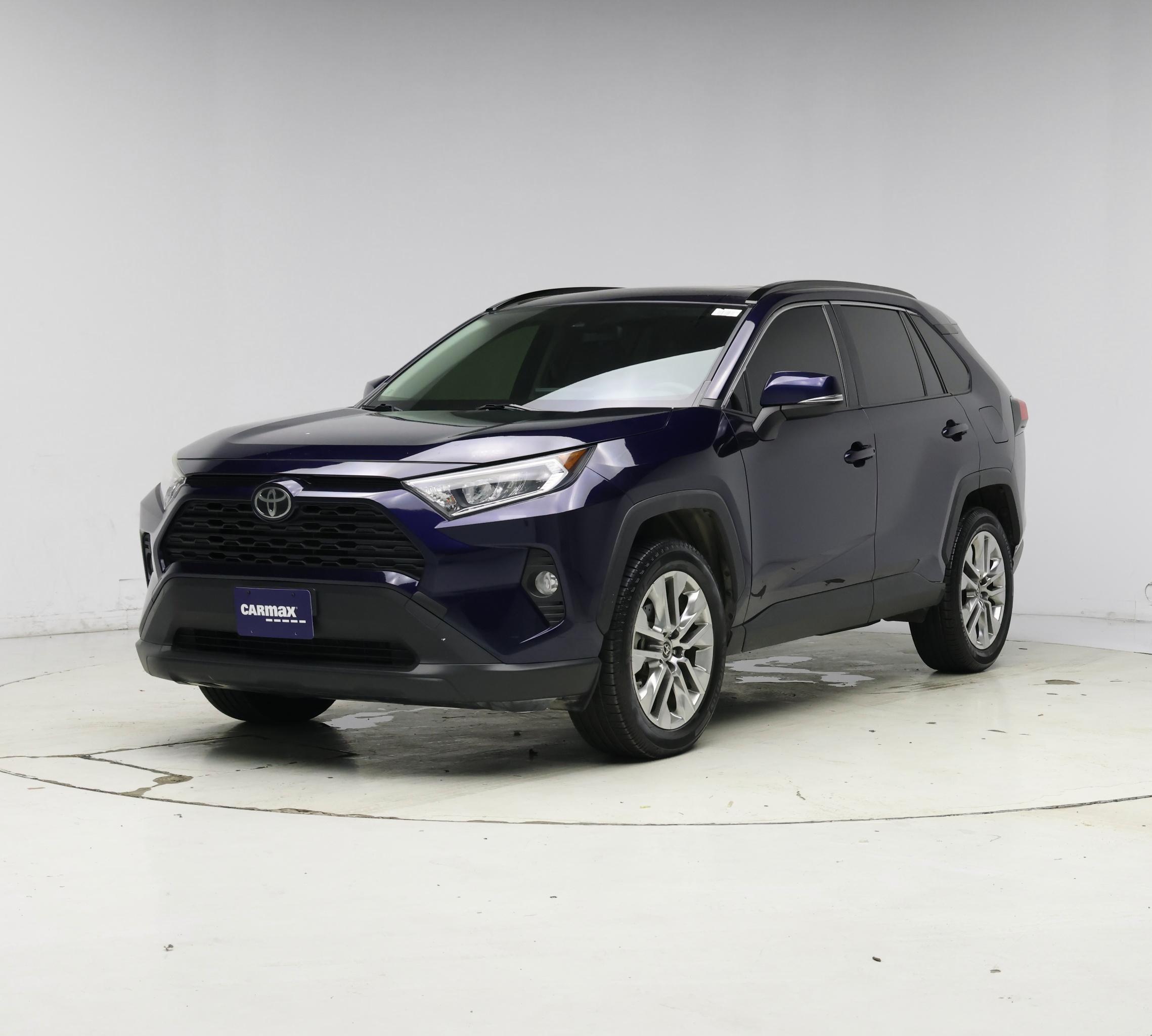 Thumbnail: 2019 Toyota RAV4 - 4