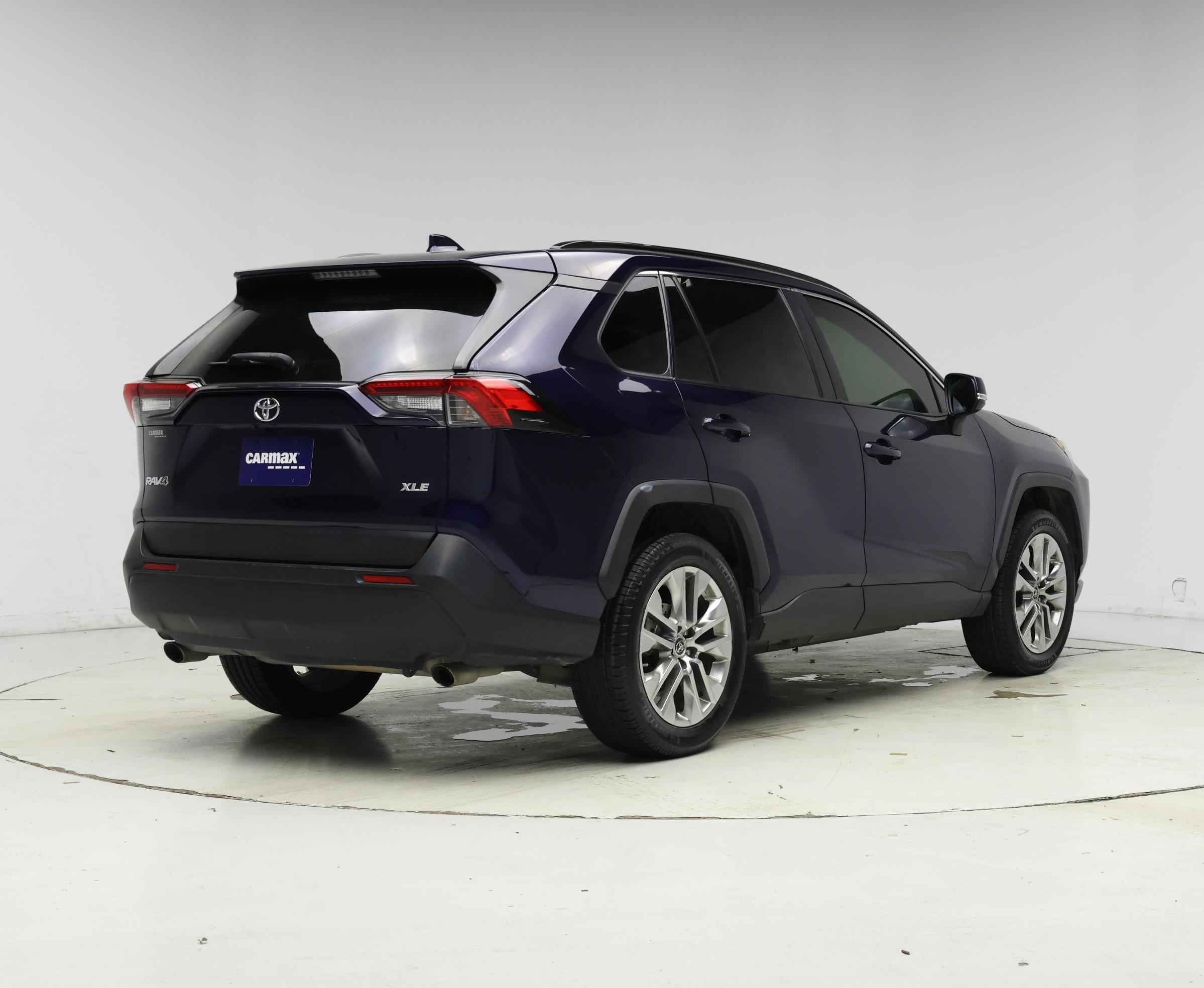 Thumbnail: 2019 Toyota RAV4 - 8
