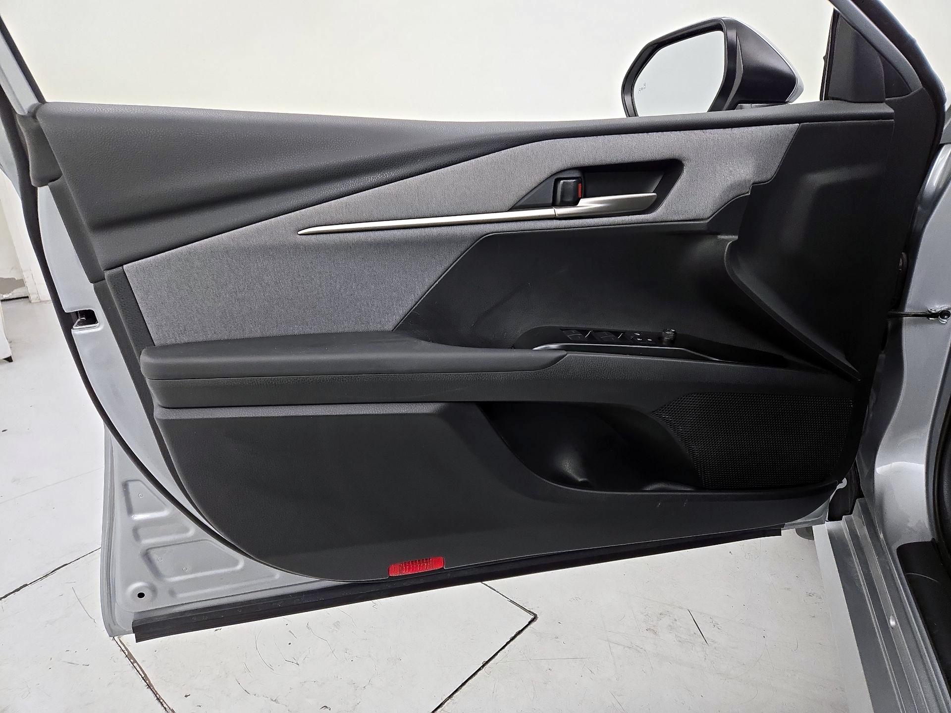 Thumbnail: 2025 Toyota Camry - 12