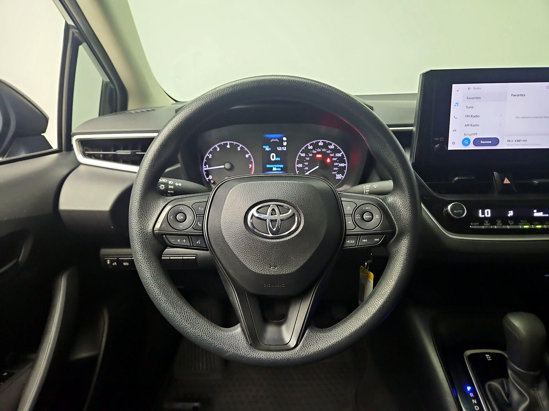 Thumbnail: 2023 Toyota Corolla - 10