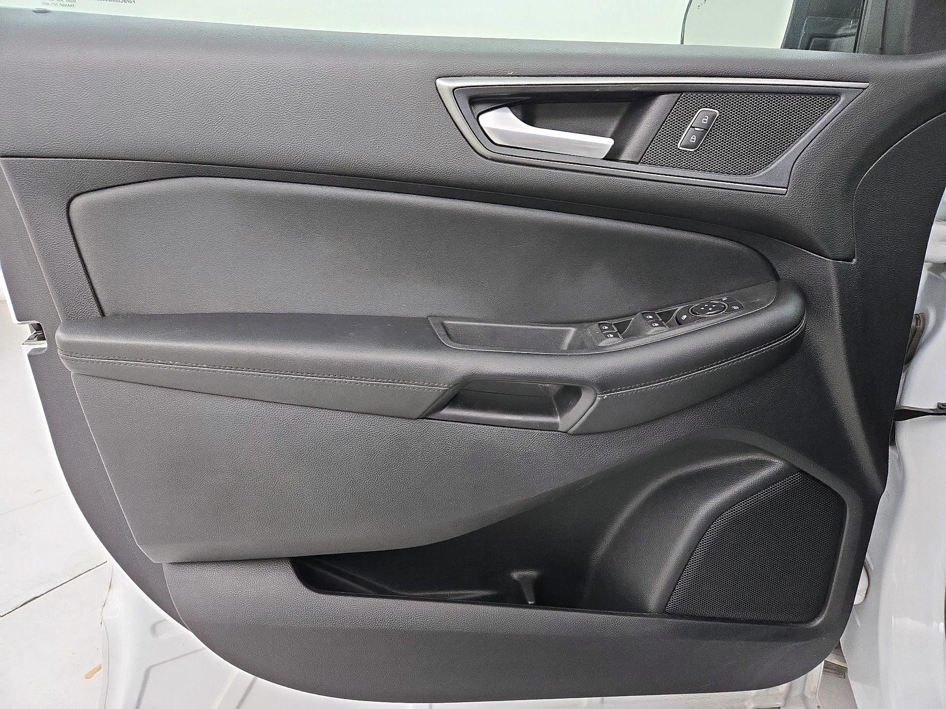 Thumbnail: 2020 Ford Edge - 12